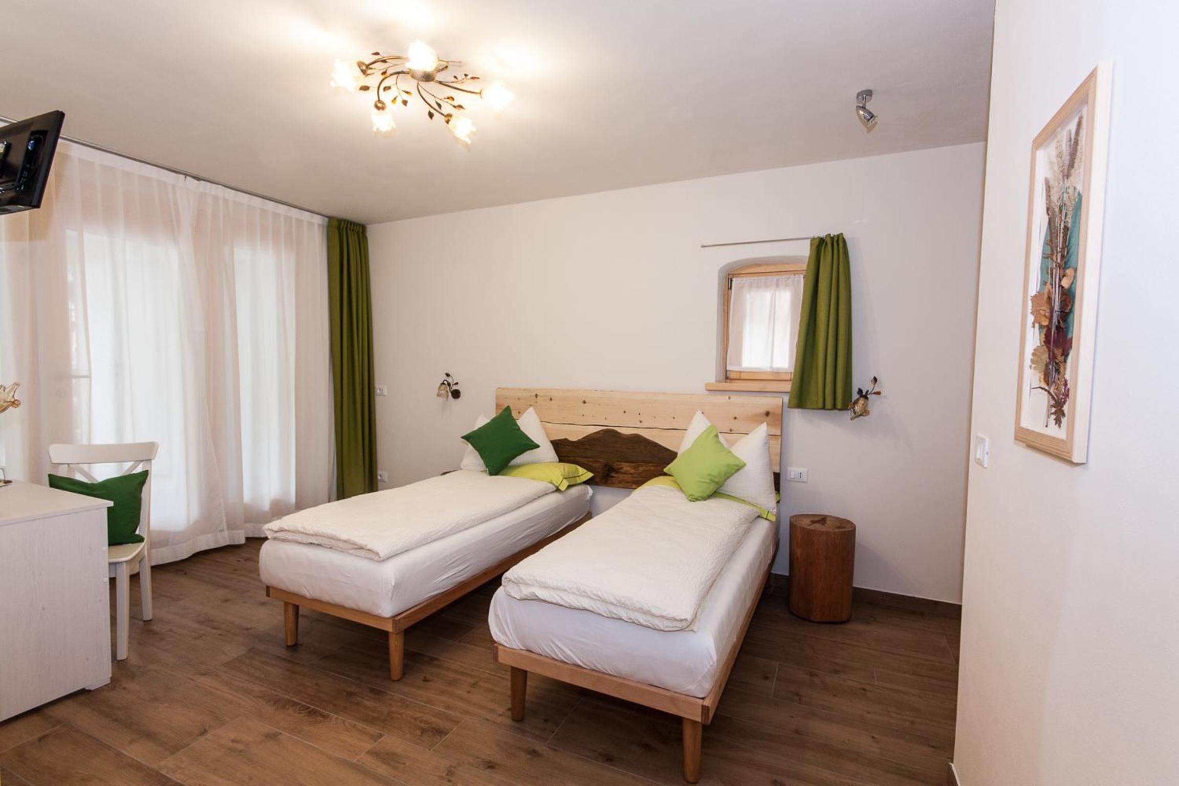 Deluxe Double or Twin Room photo 3