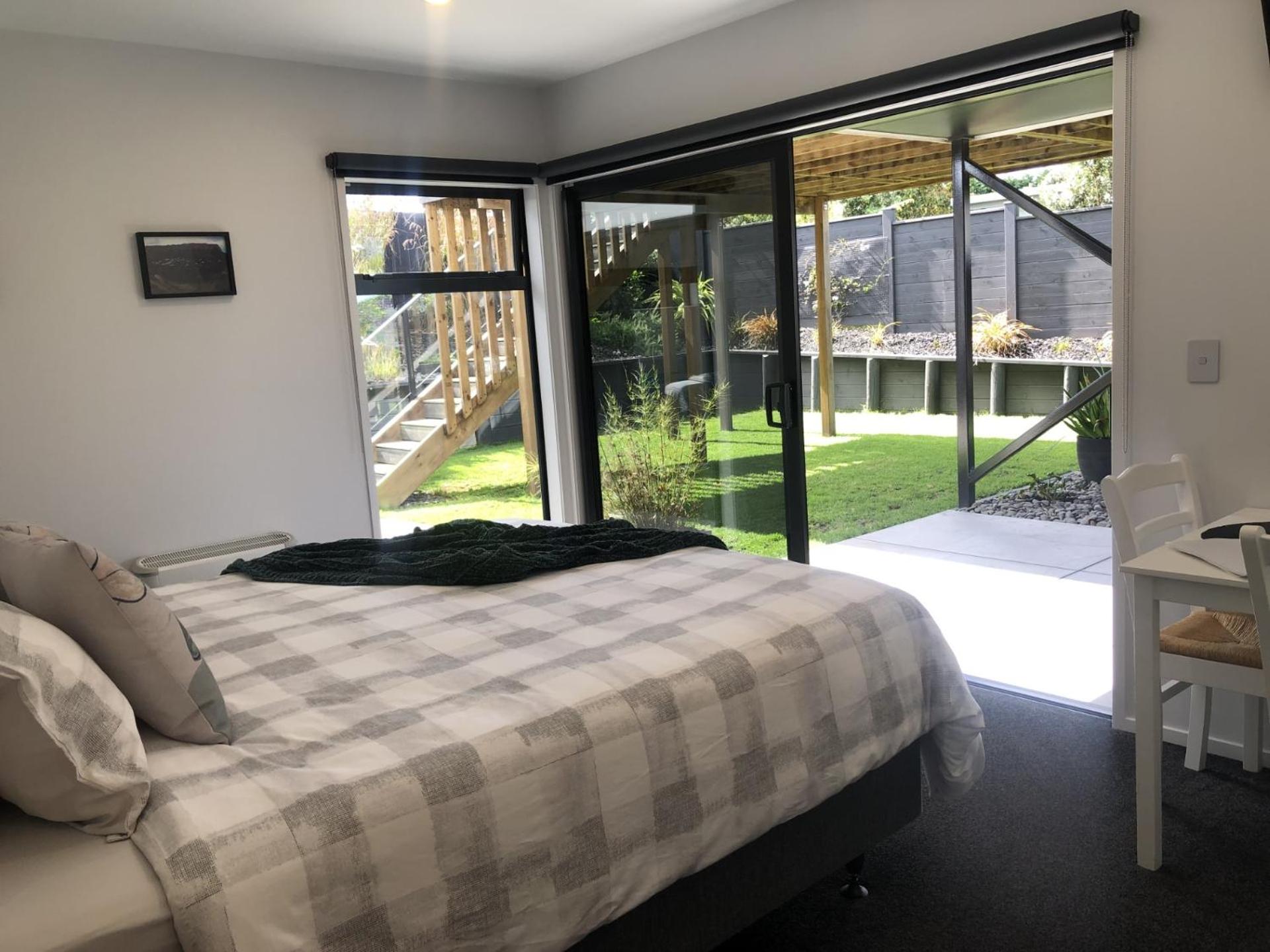 Double Room with Private Bathroom - Photo 6