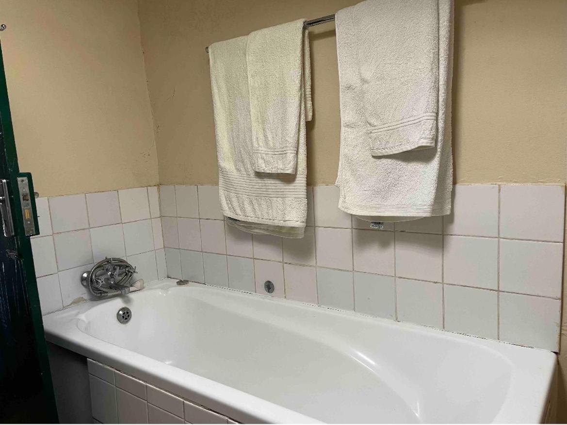 Double Room With Shared Bathroom photo 3