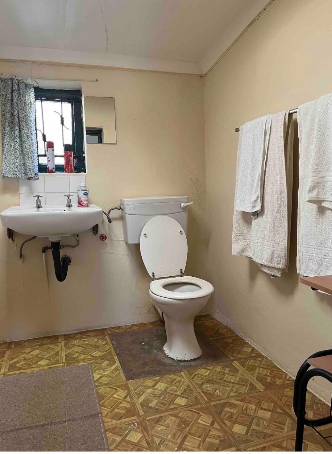 Double Room With Shared Bathroom photo 2