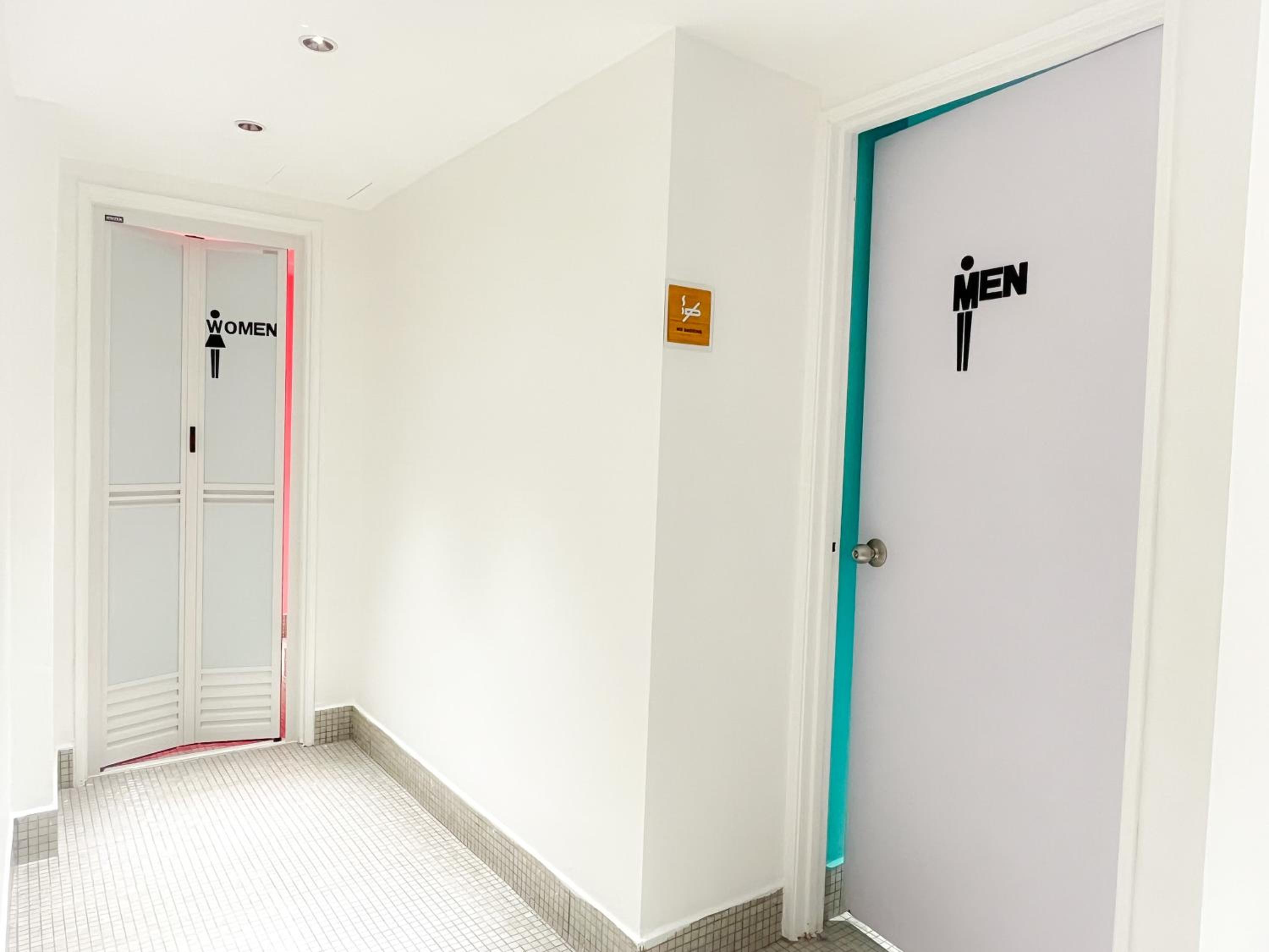 Single Room with Shared Bathroom