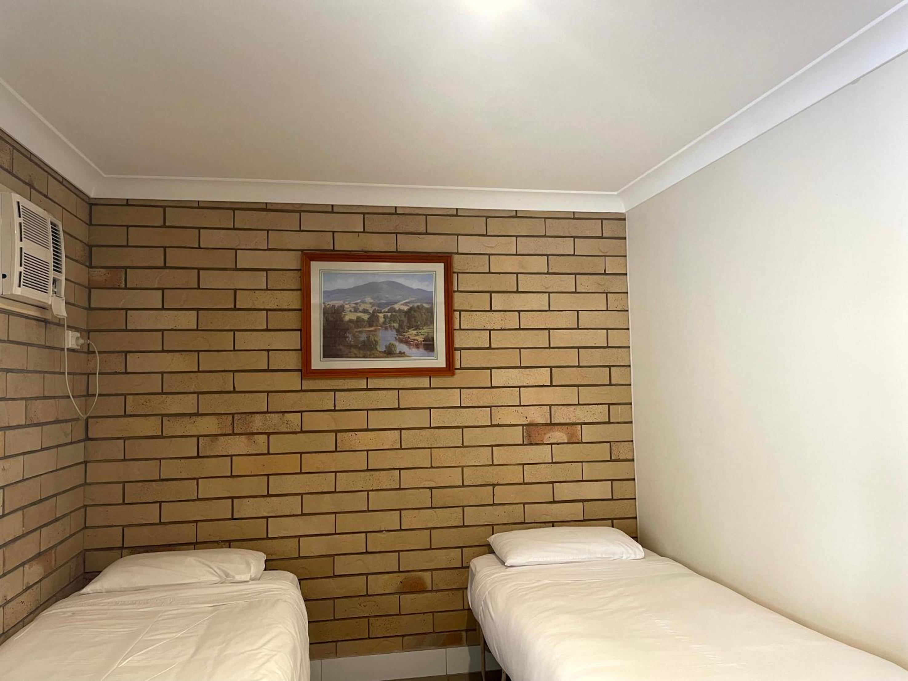 Deluxe Family Suite photo 3