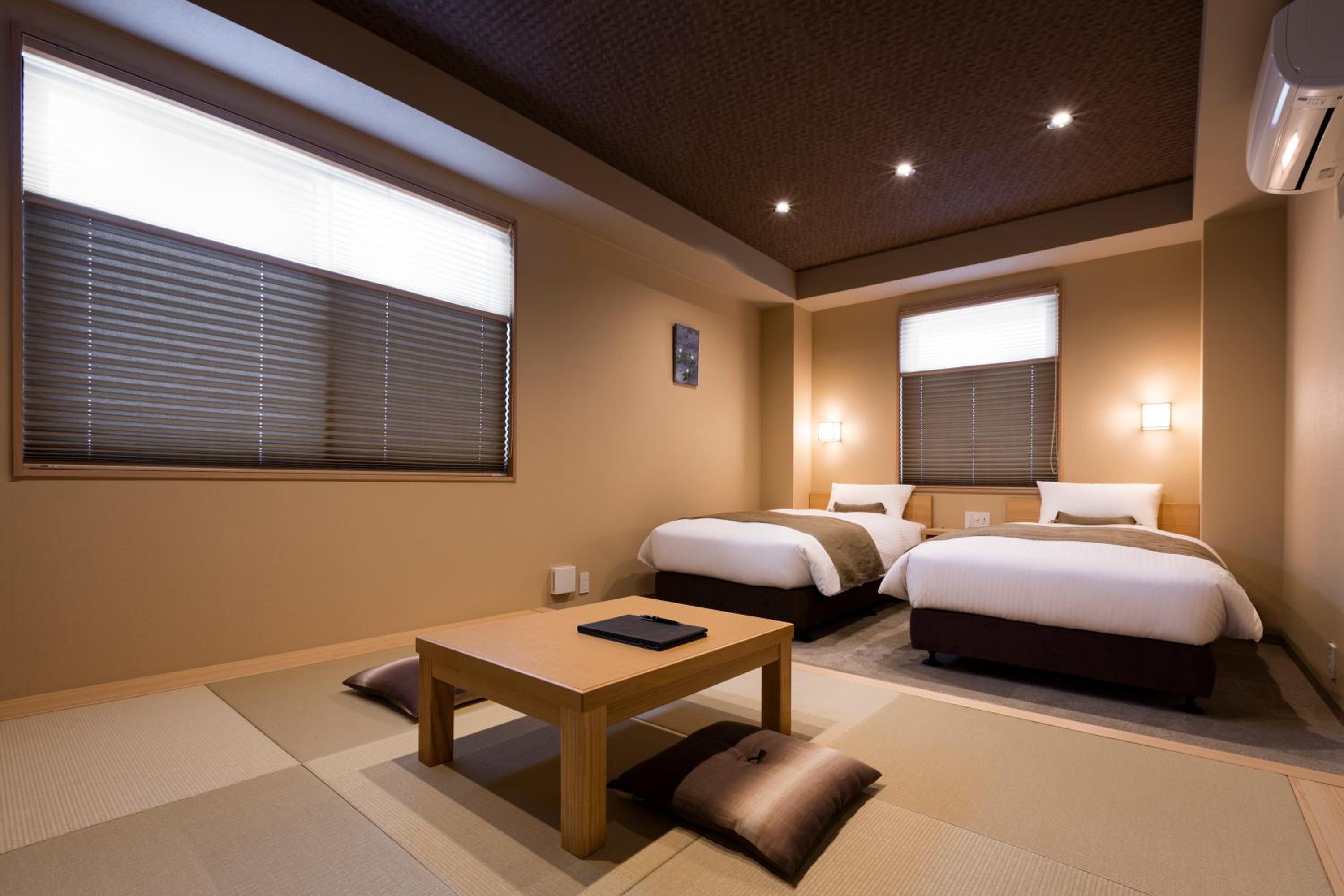 Standard Twin Room - Photo 1