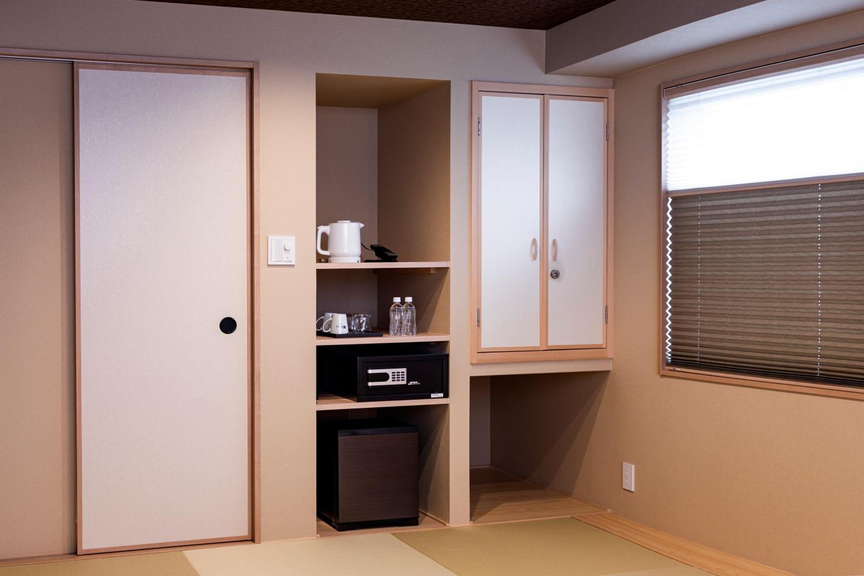 Standard Twin Room - Photo 6