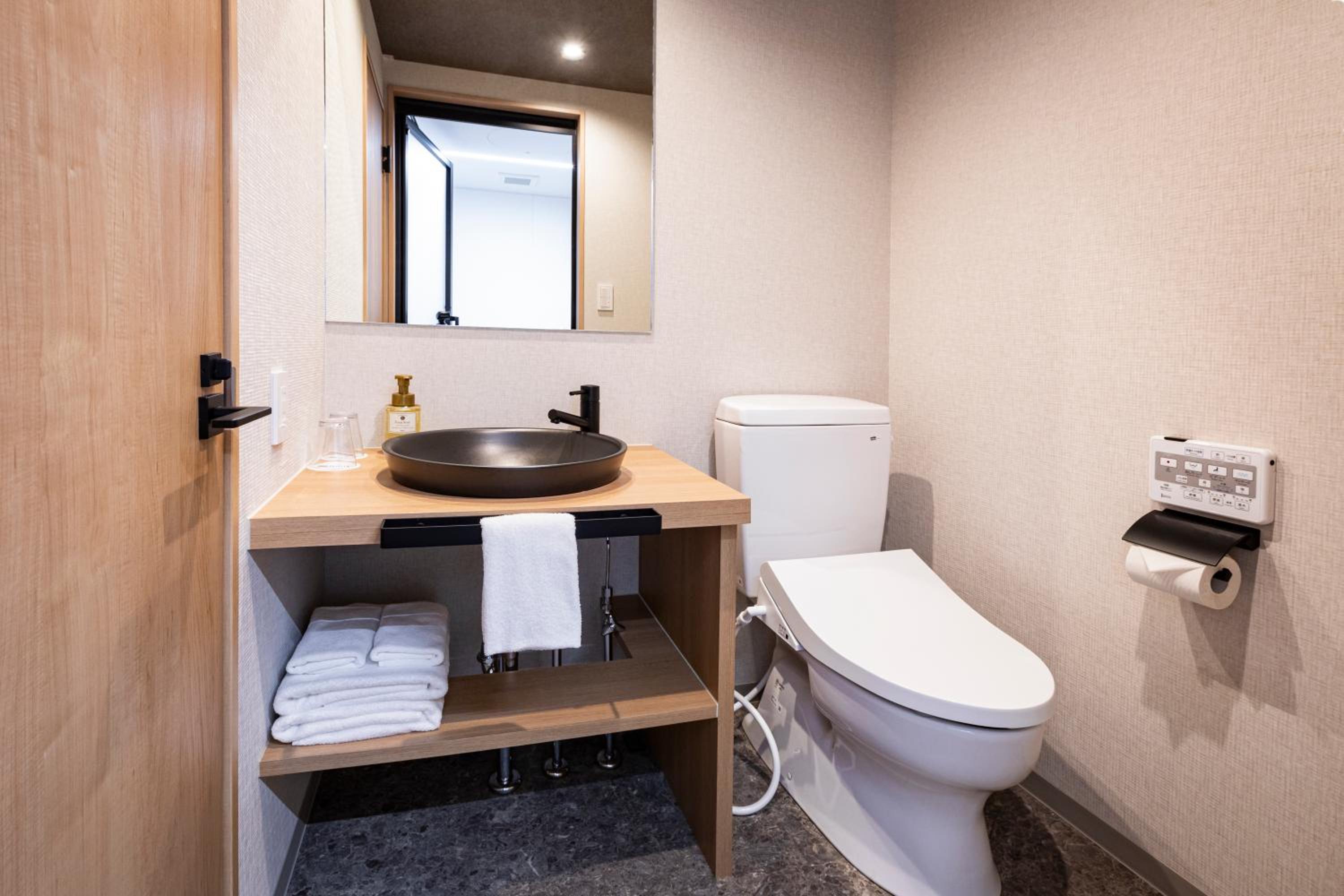 Standard Twin Room - Photo 4