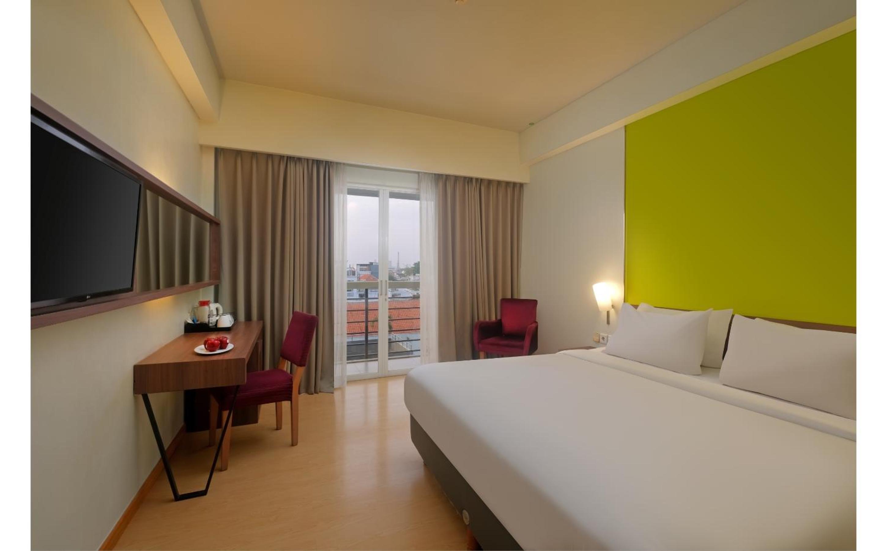 Deluxe Double or Twin Room with Pool View - Photo 2