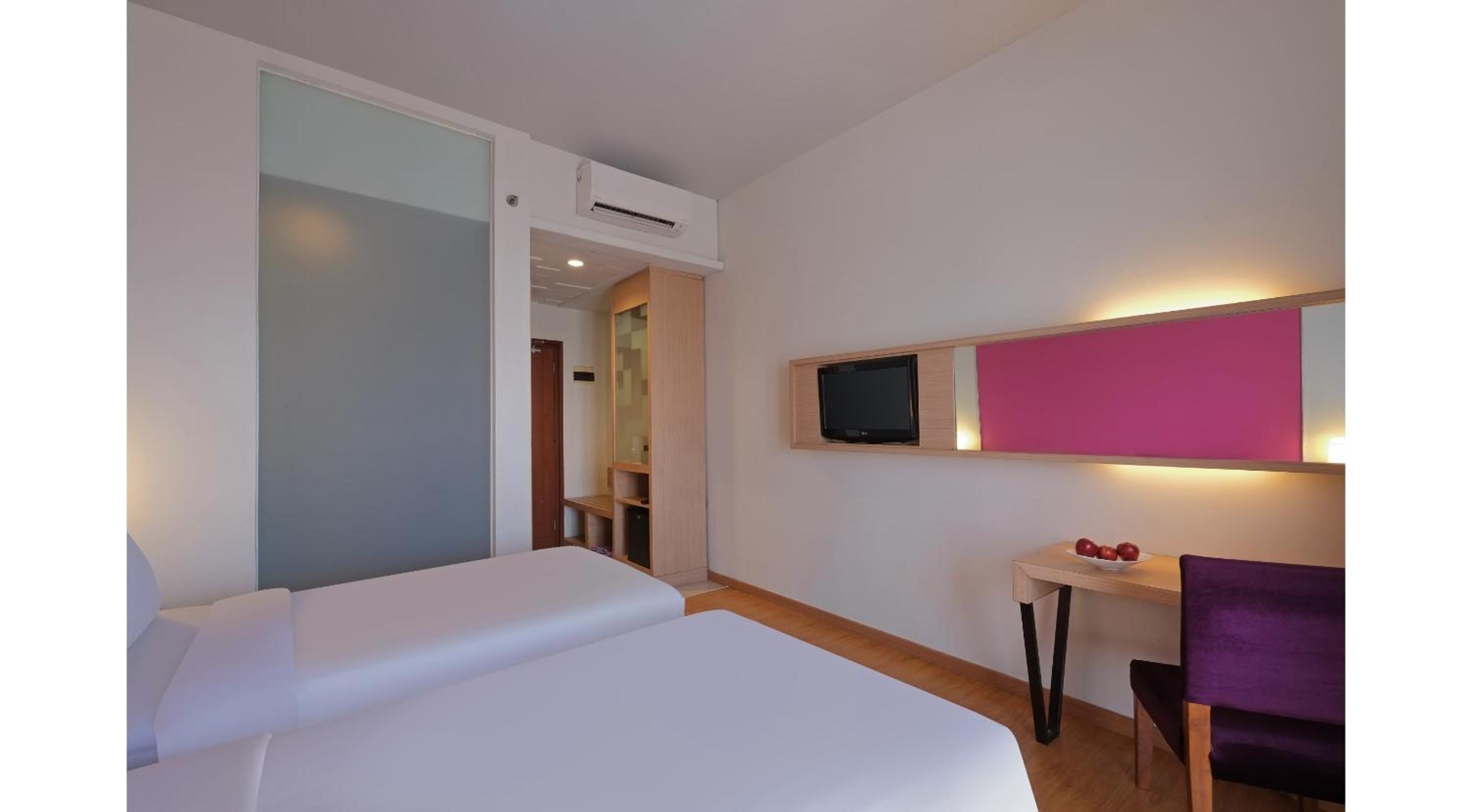 Deluxe Double or Twin Room - Photo 6