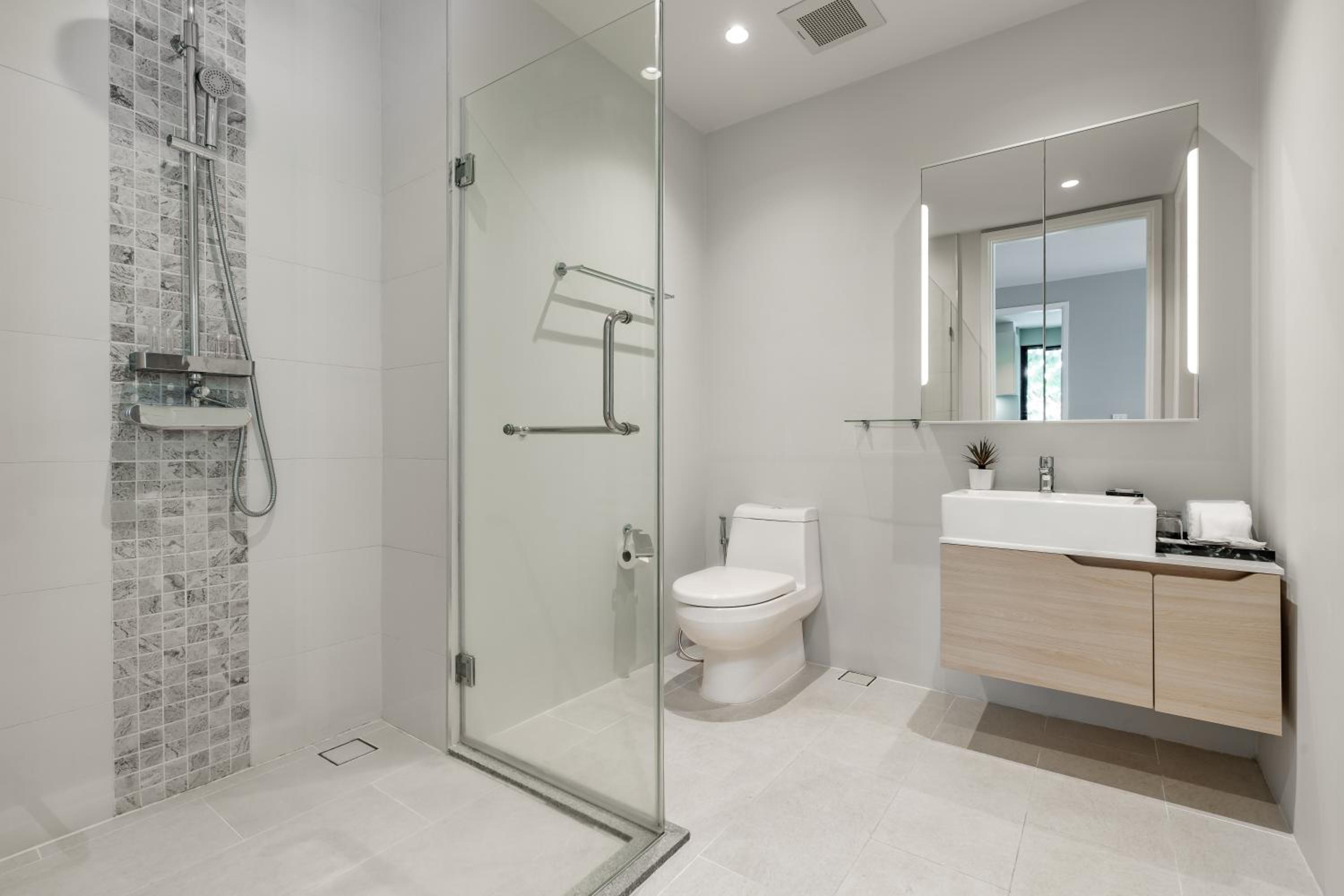 Two Bedroom Suite - Photo 3