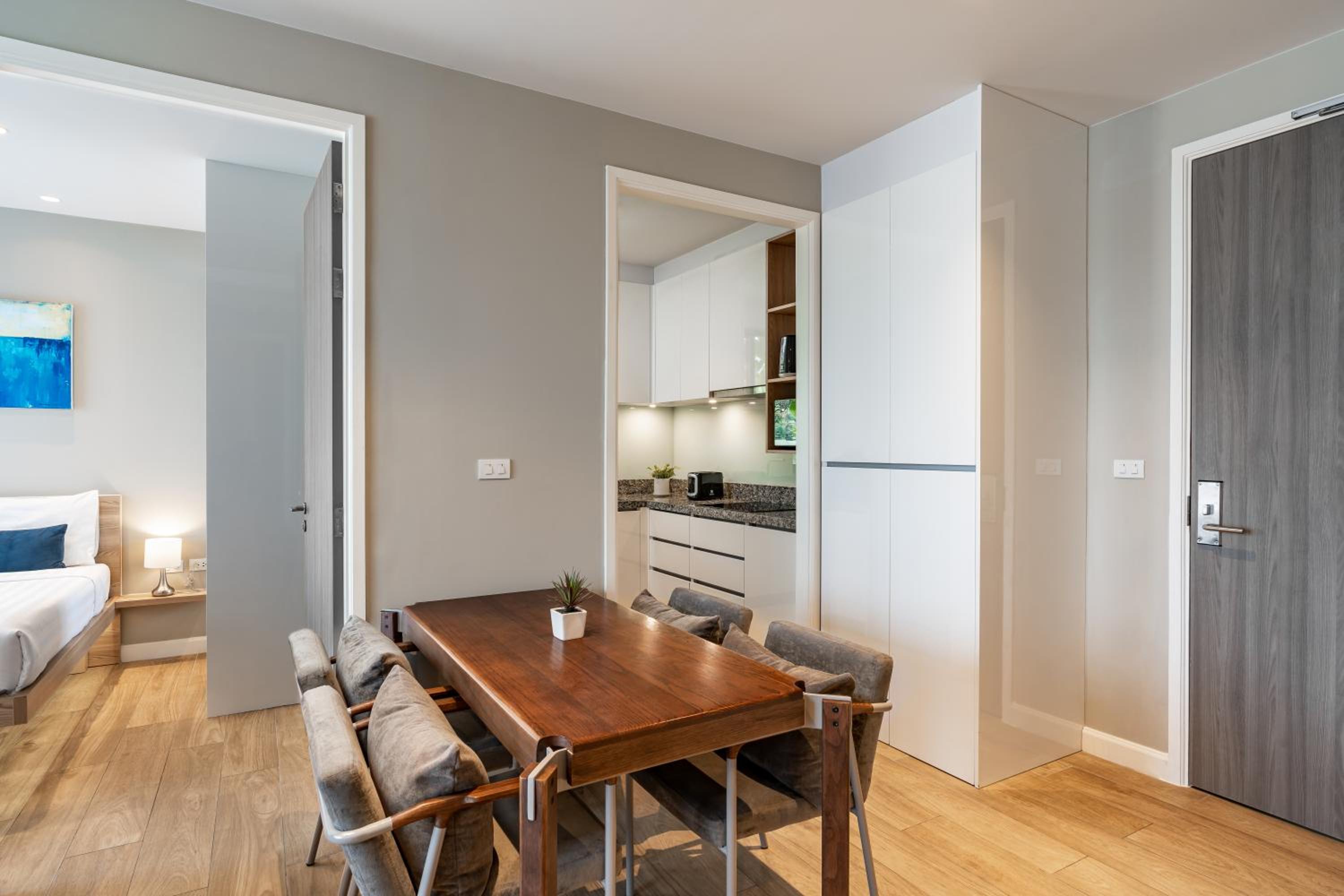 Two Bedroom Suite - Photo 2