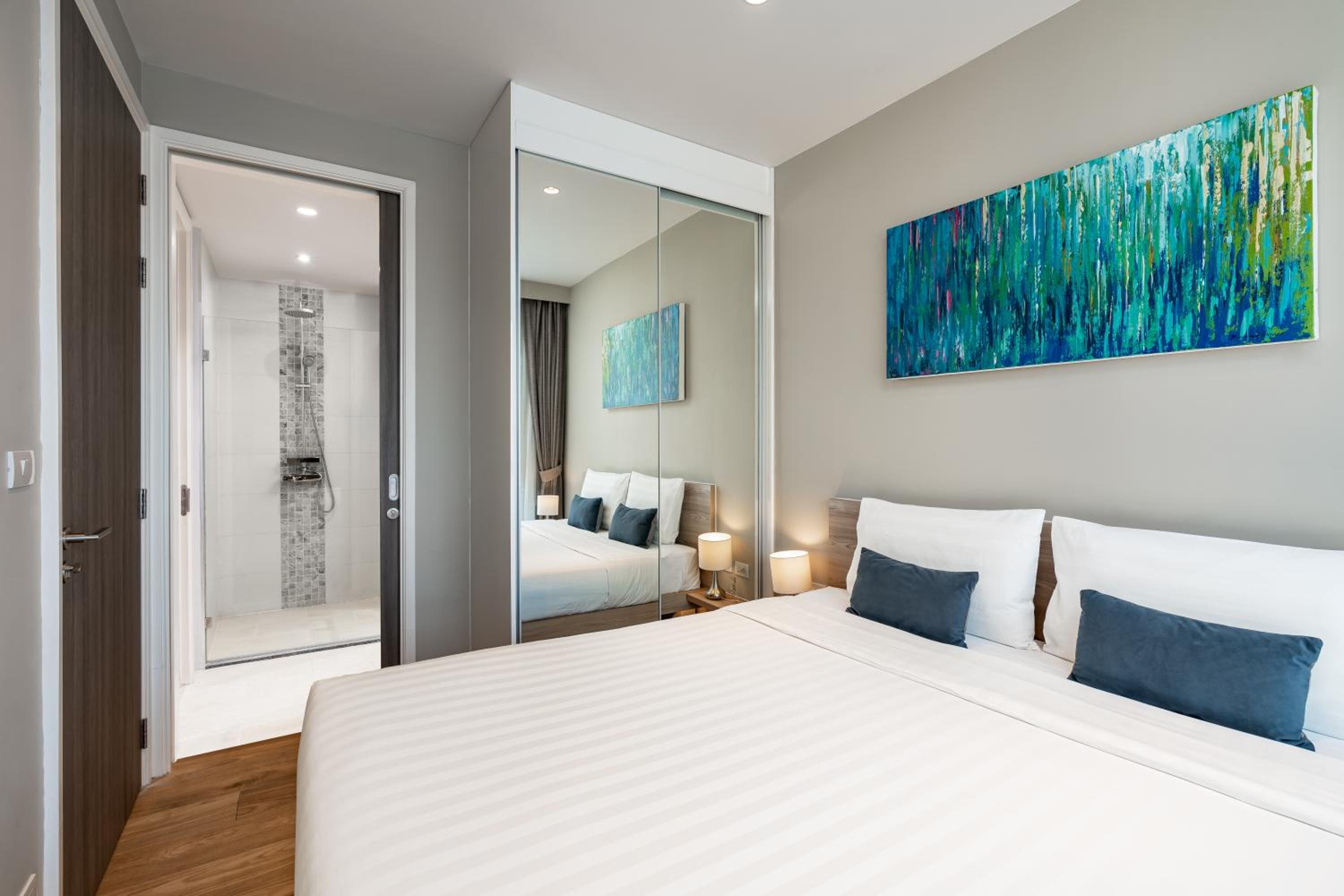Two Bedroom Suite - Photo 4