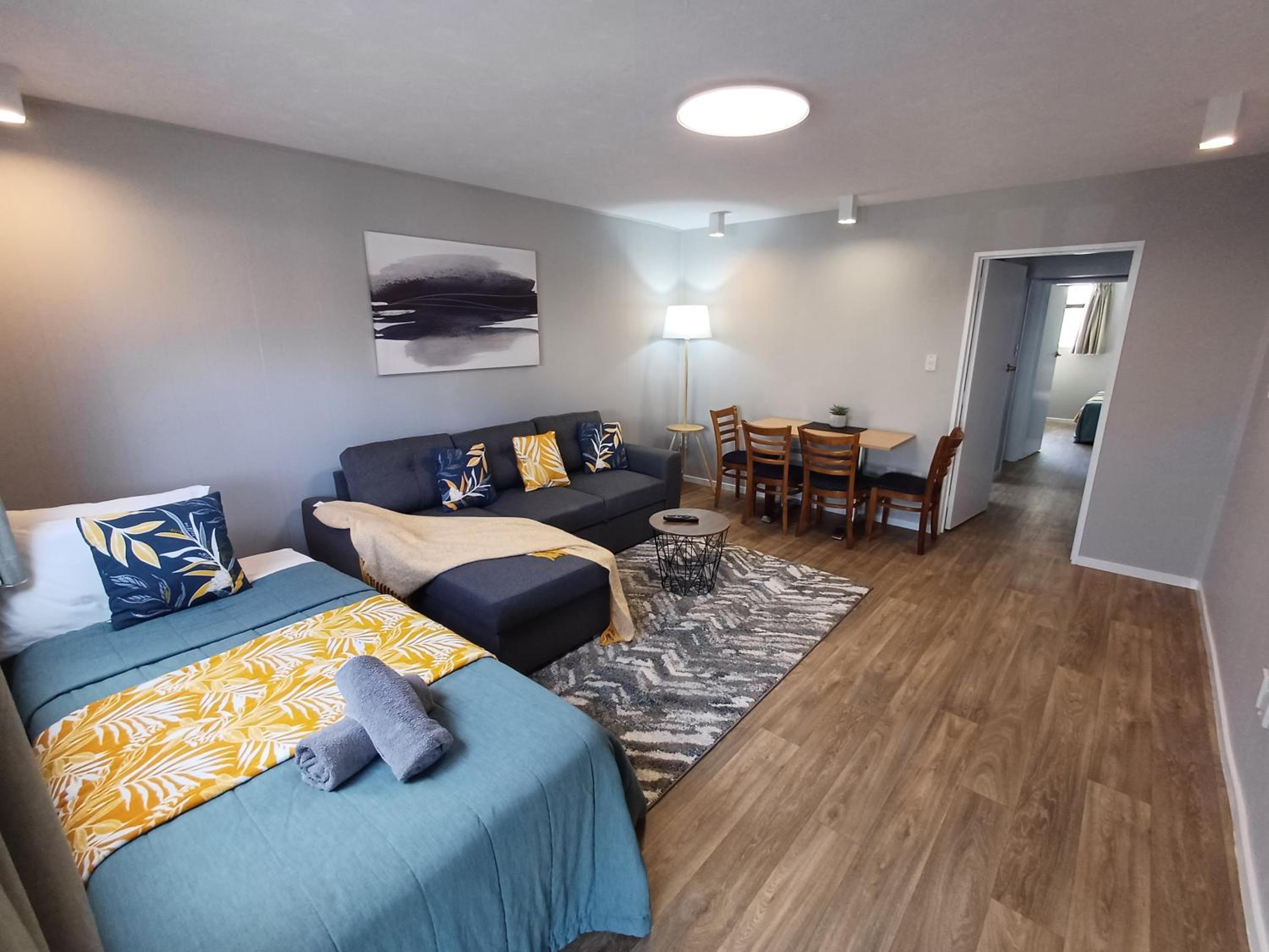 One-Bedroom Apartment - Photo 2