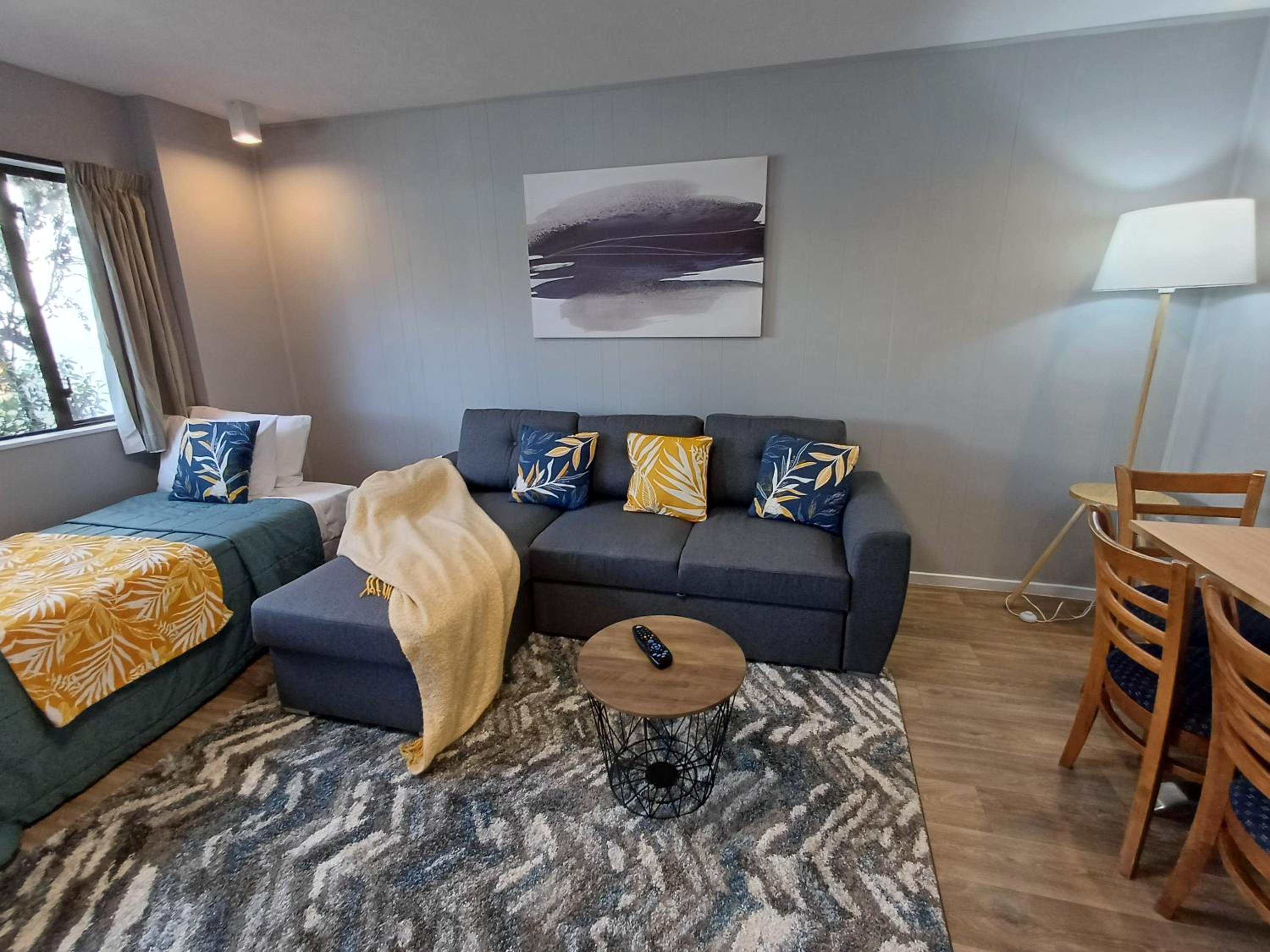 One-Bedroom Apartment - Photo 3