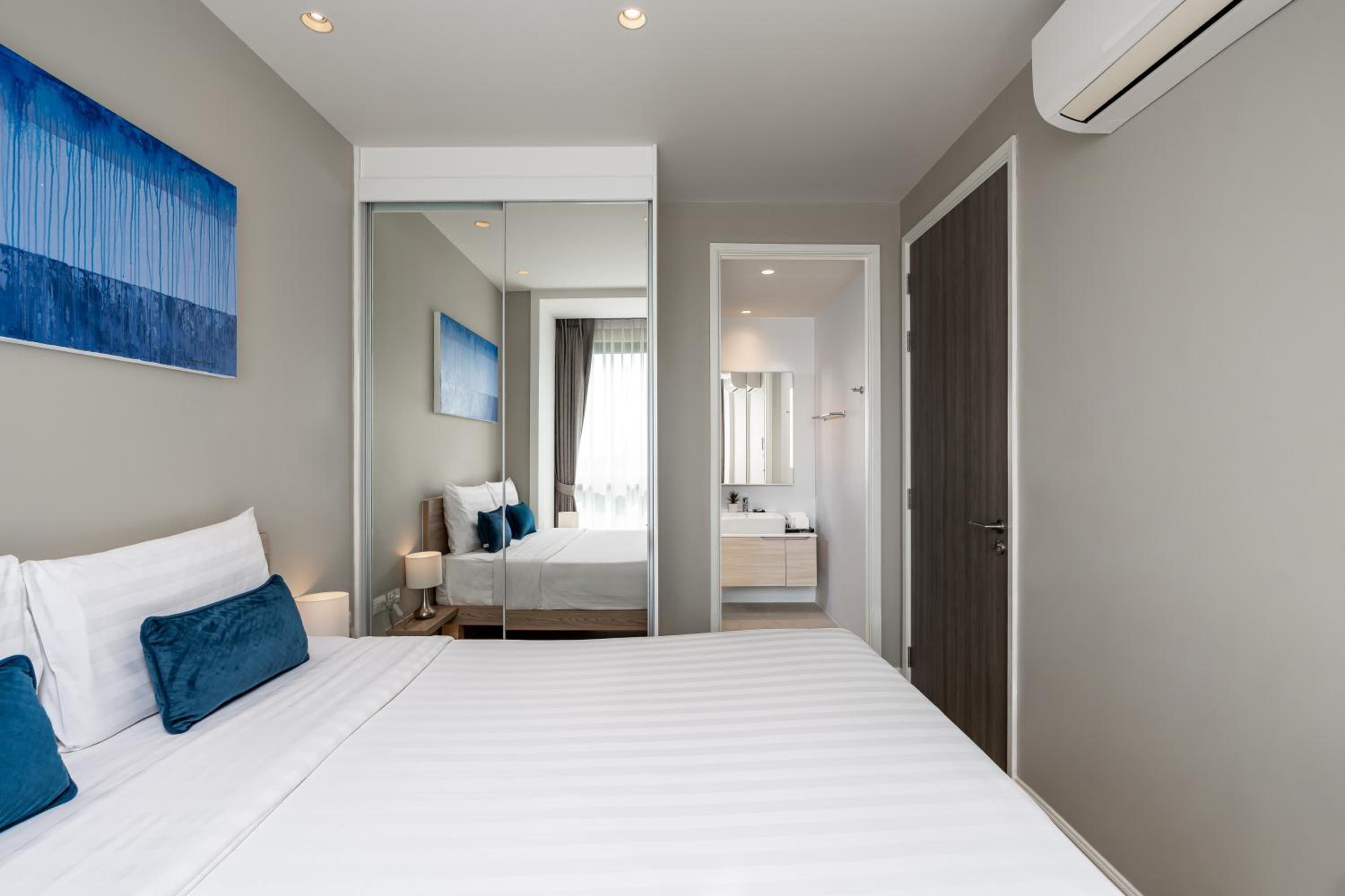 Grand Two Bedroom Suite - Photo 6