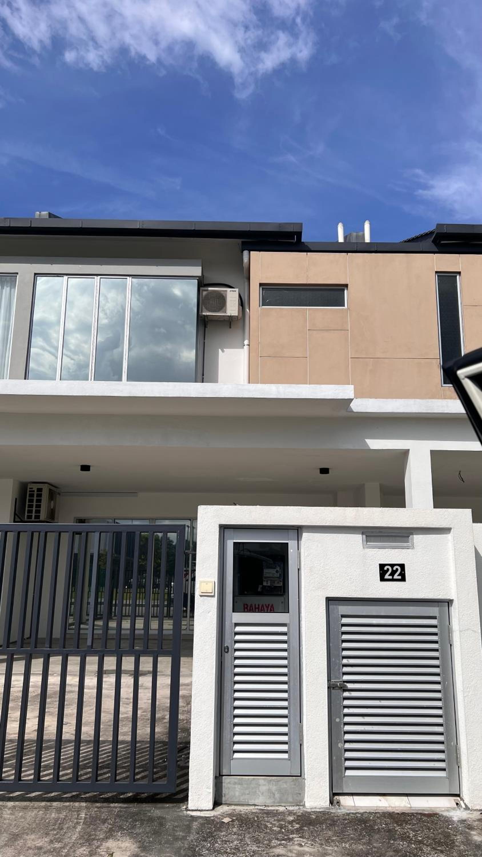 Four-Bedroom House photo 1