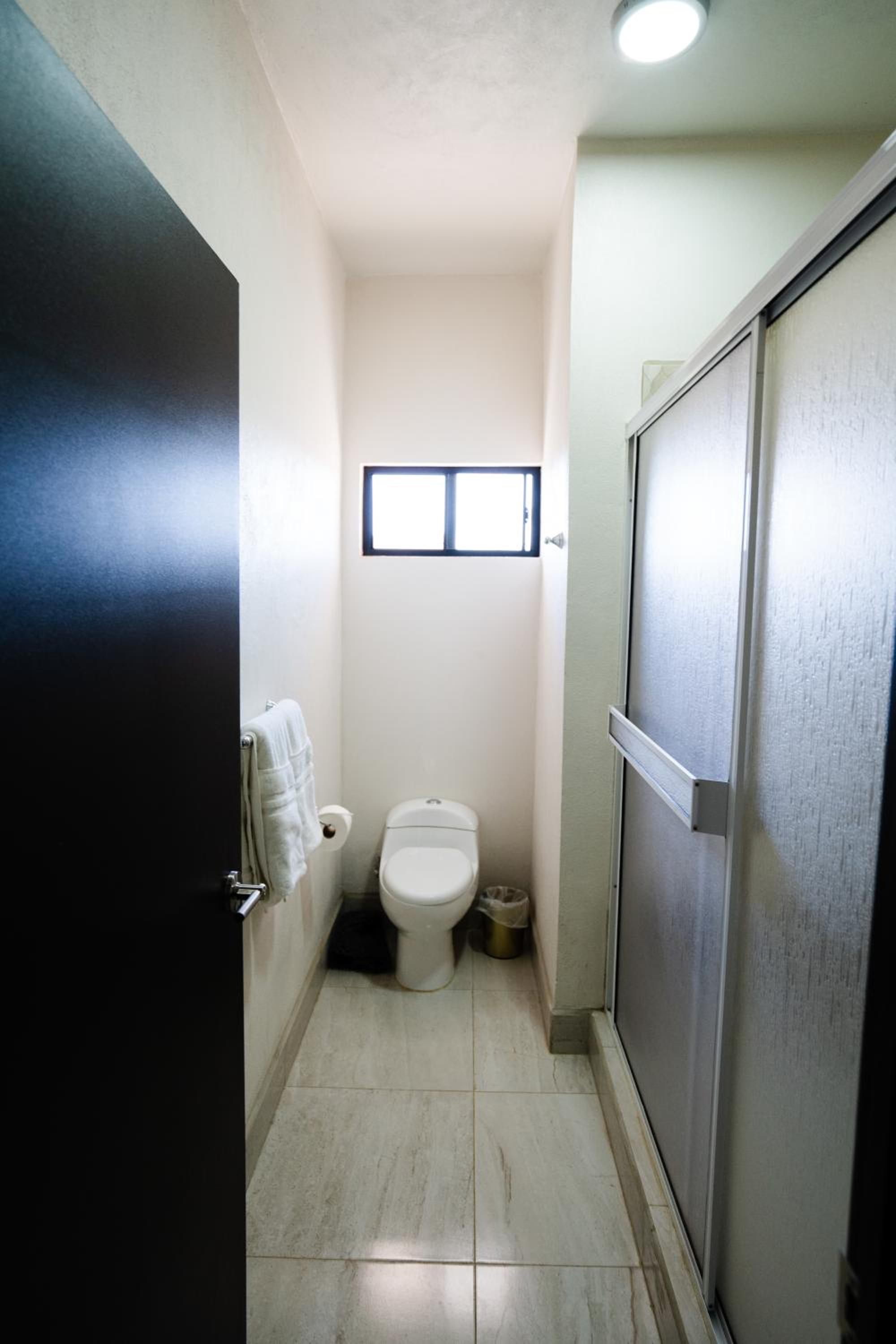 Large Double Room - Photo 24