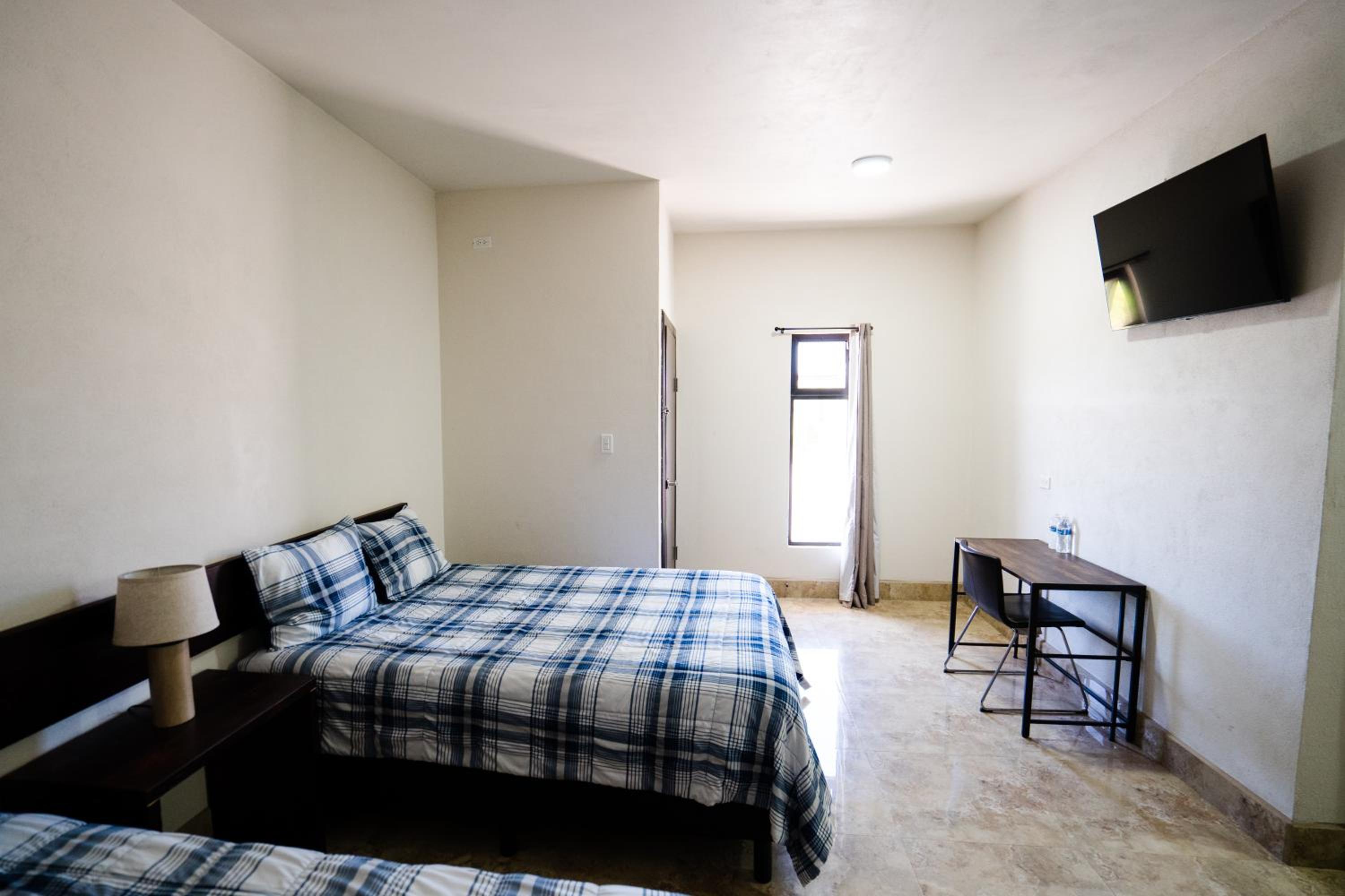Large Double Room - Photo 21