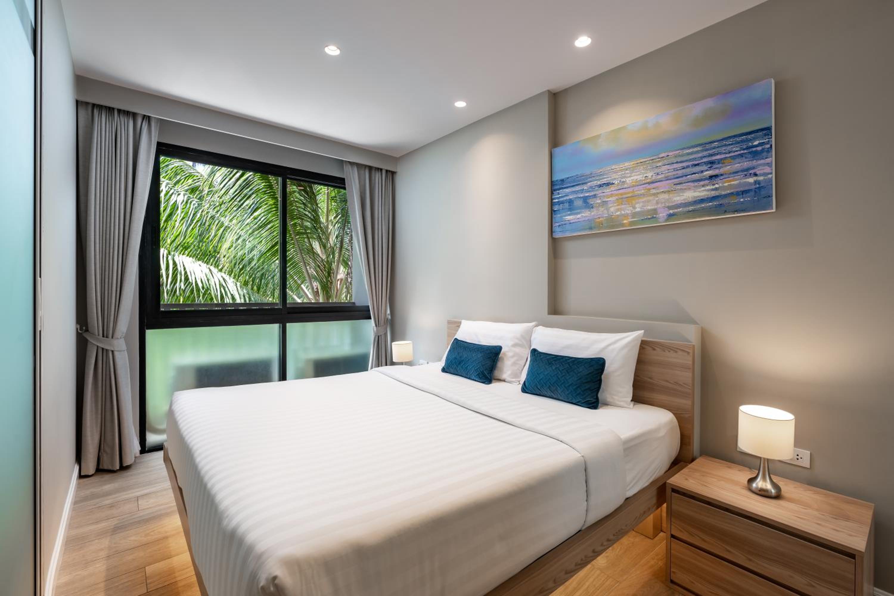 Grand Deluxe Suite Pool View - Photo 3