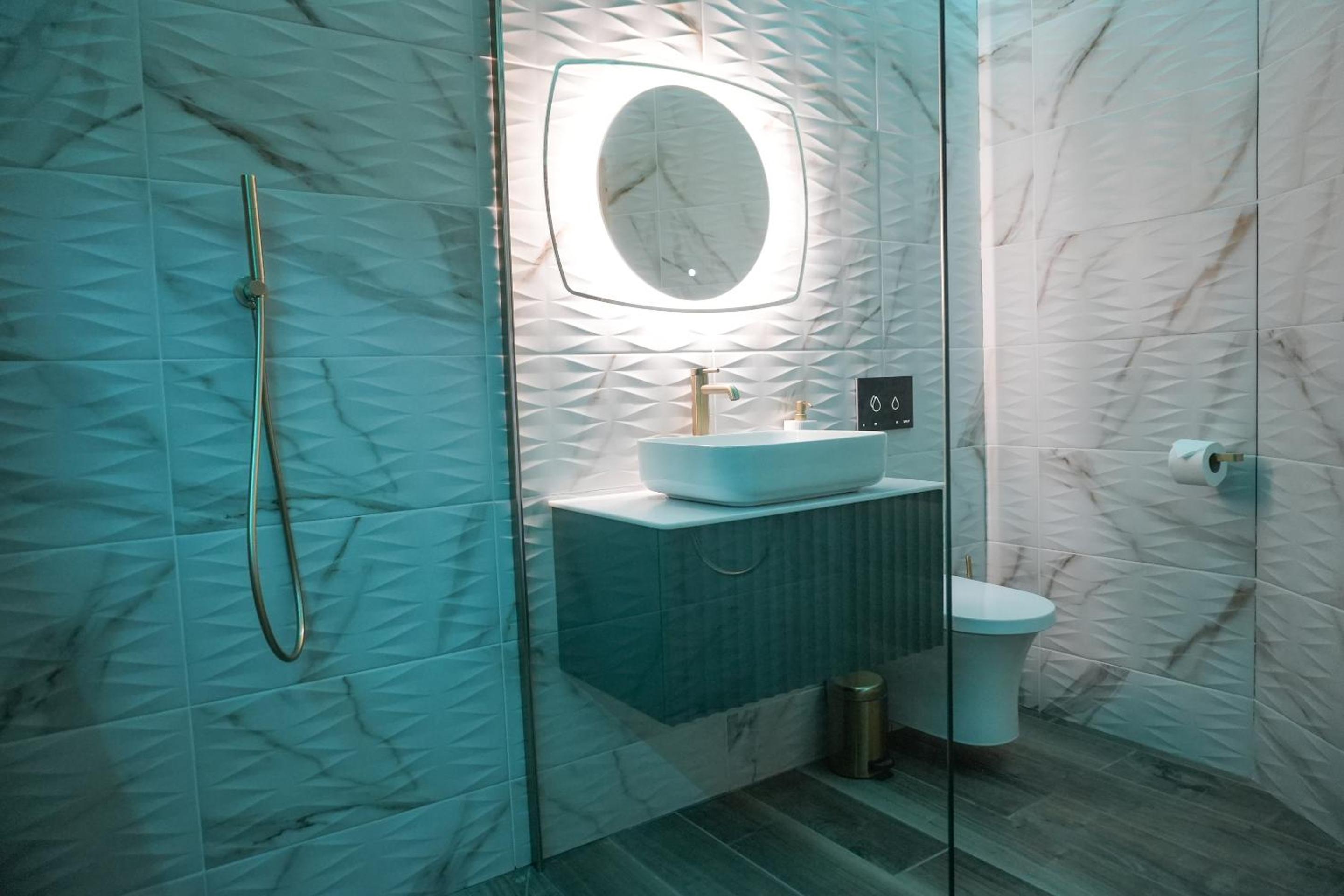Superior Suite - Photo 6
