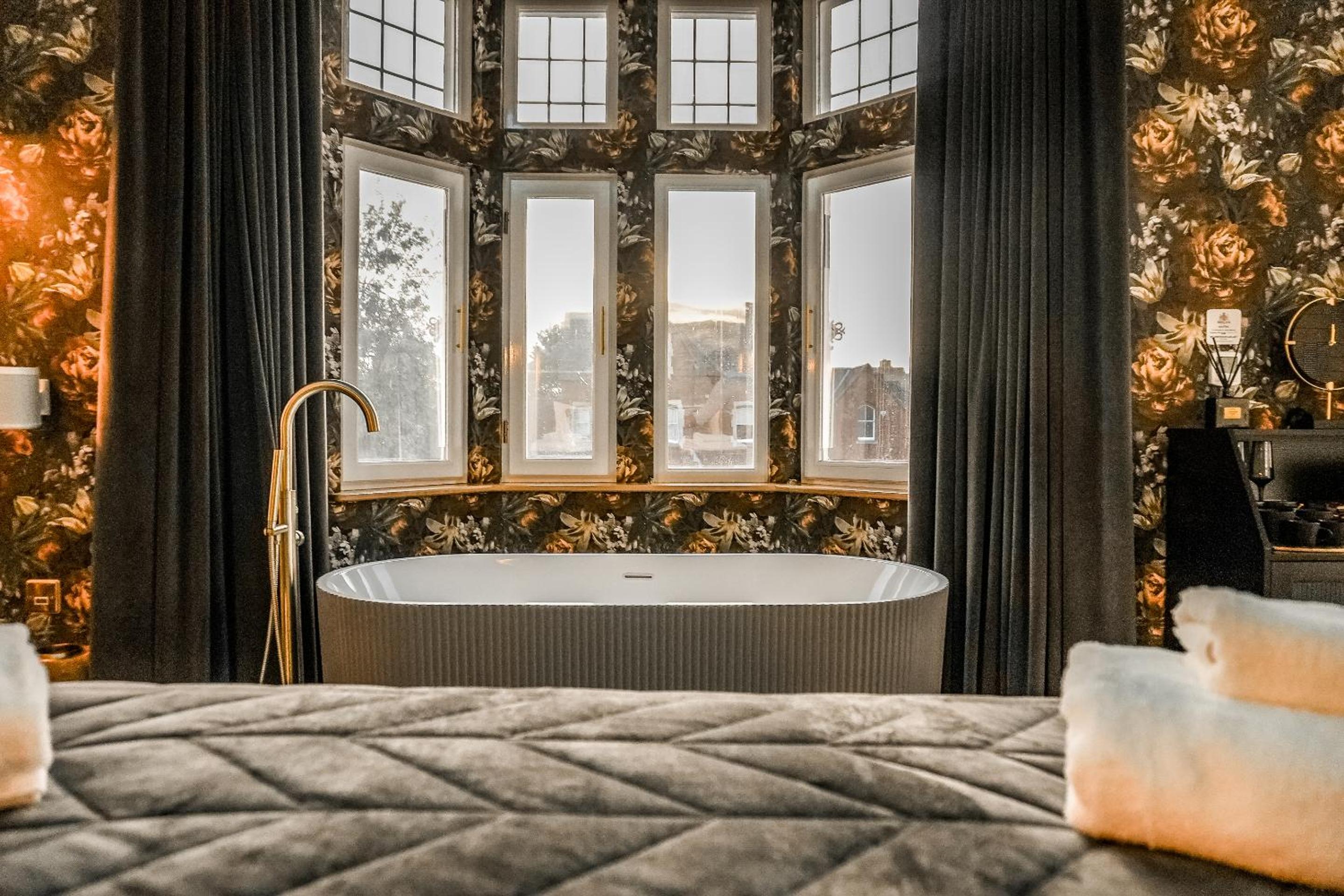 Superior Suite - Photo 2