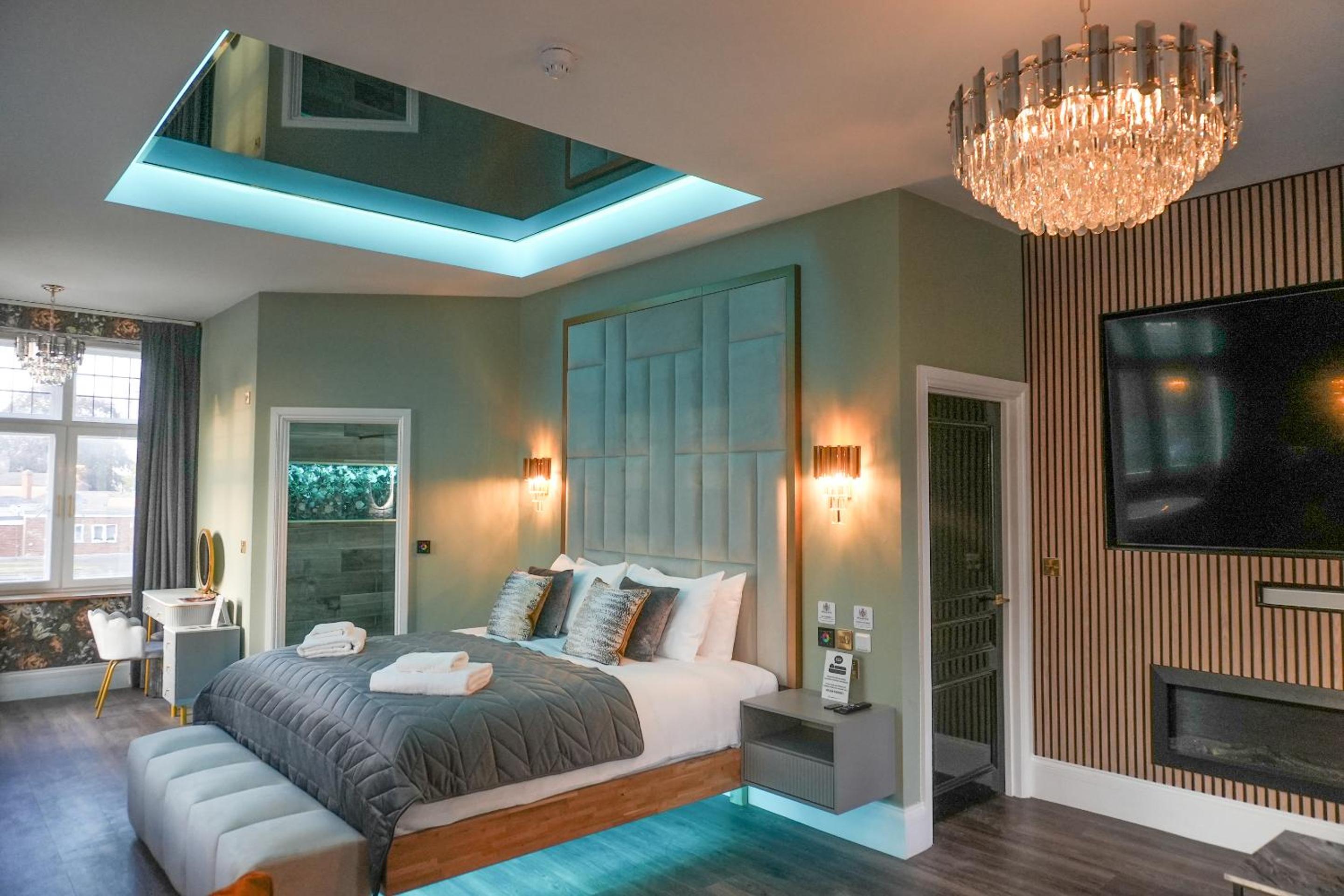 Superior Suite - Photo 4