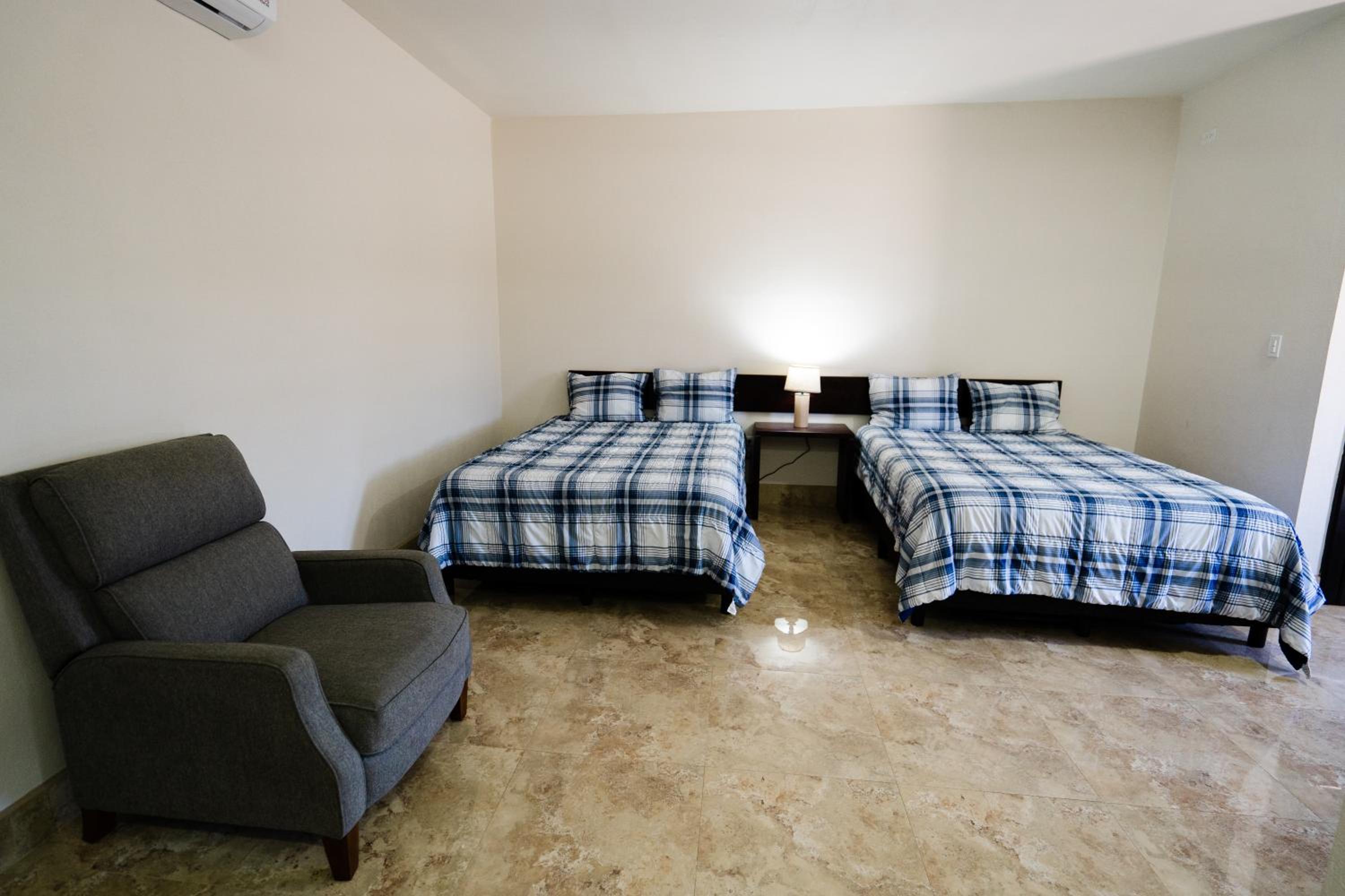 Large Double Room - Photo 74