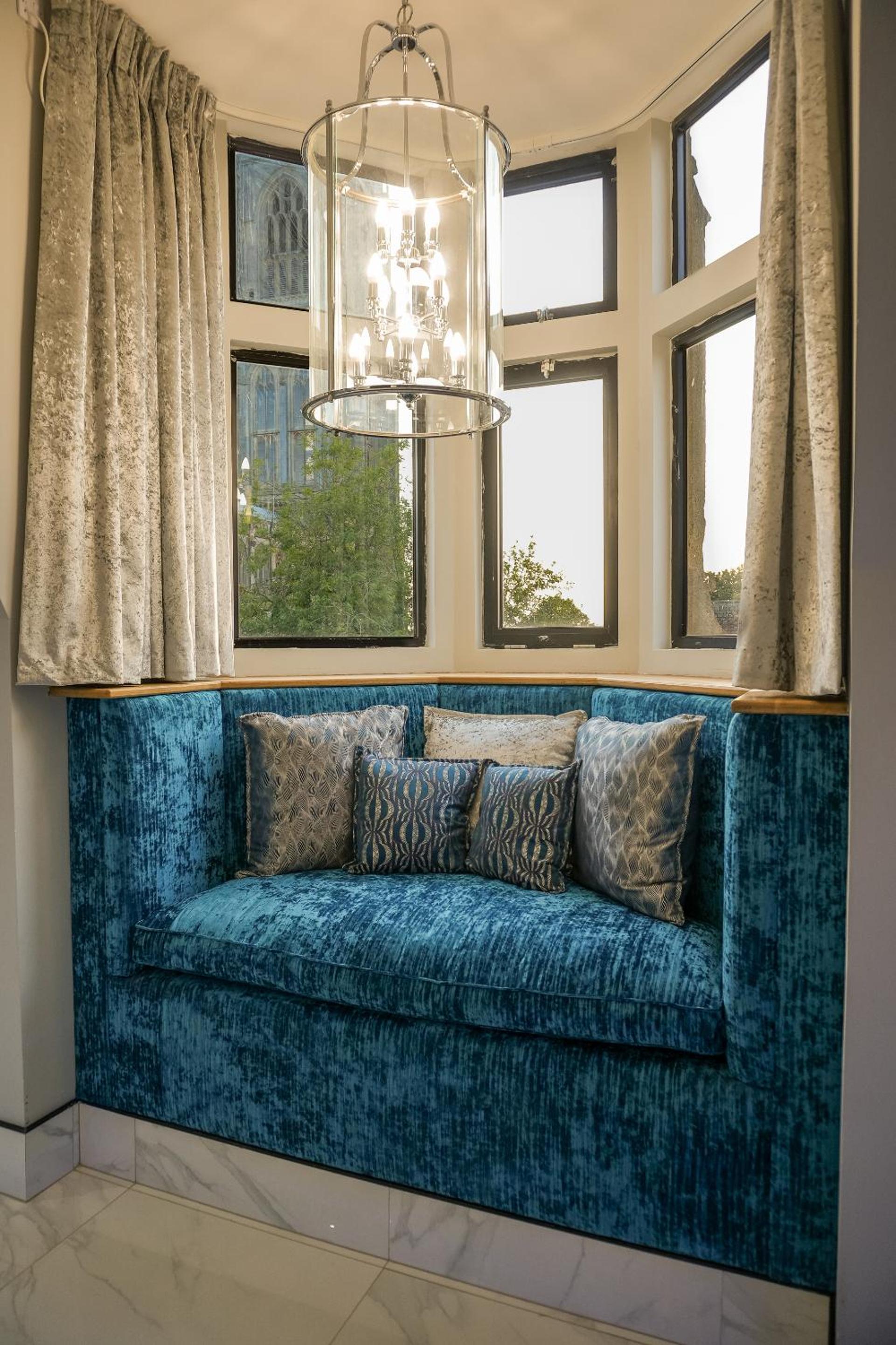 Superior King Room - Photo 24