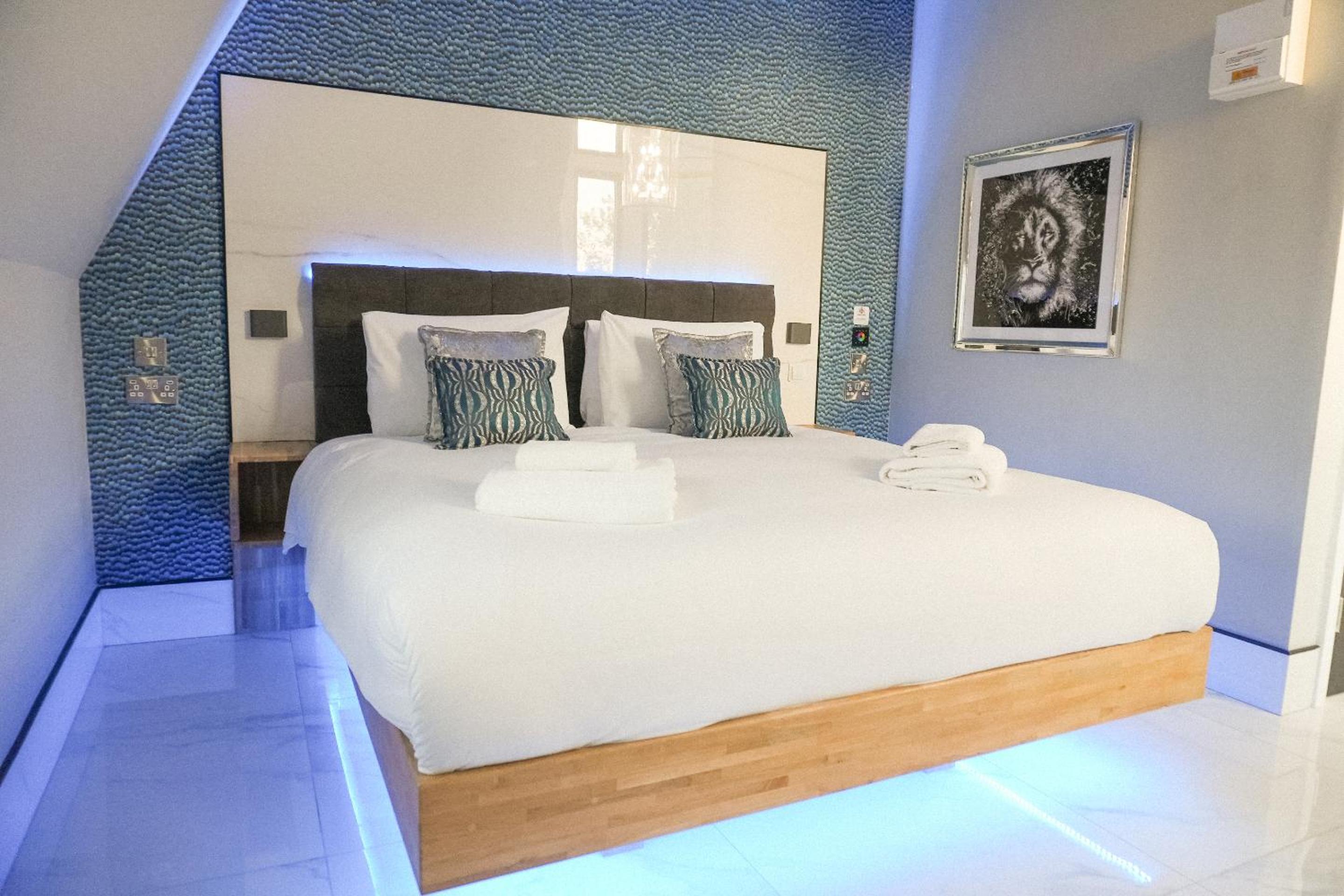 Superior King Room - Photo 4