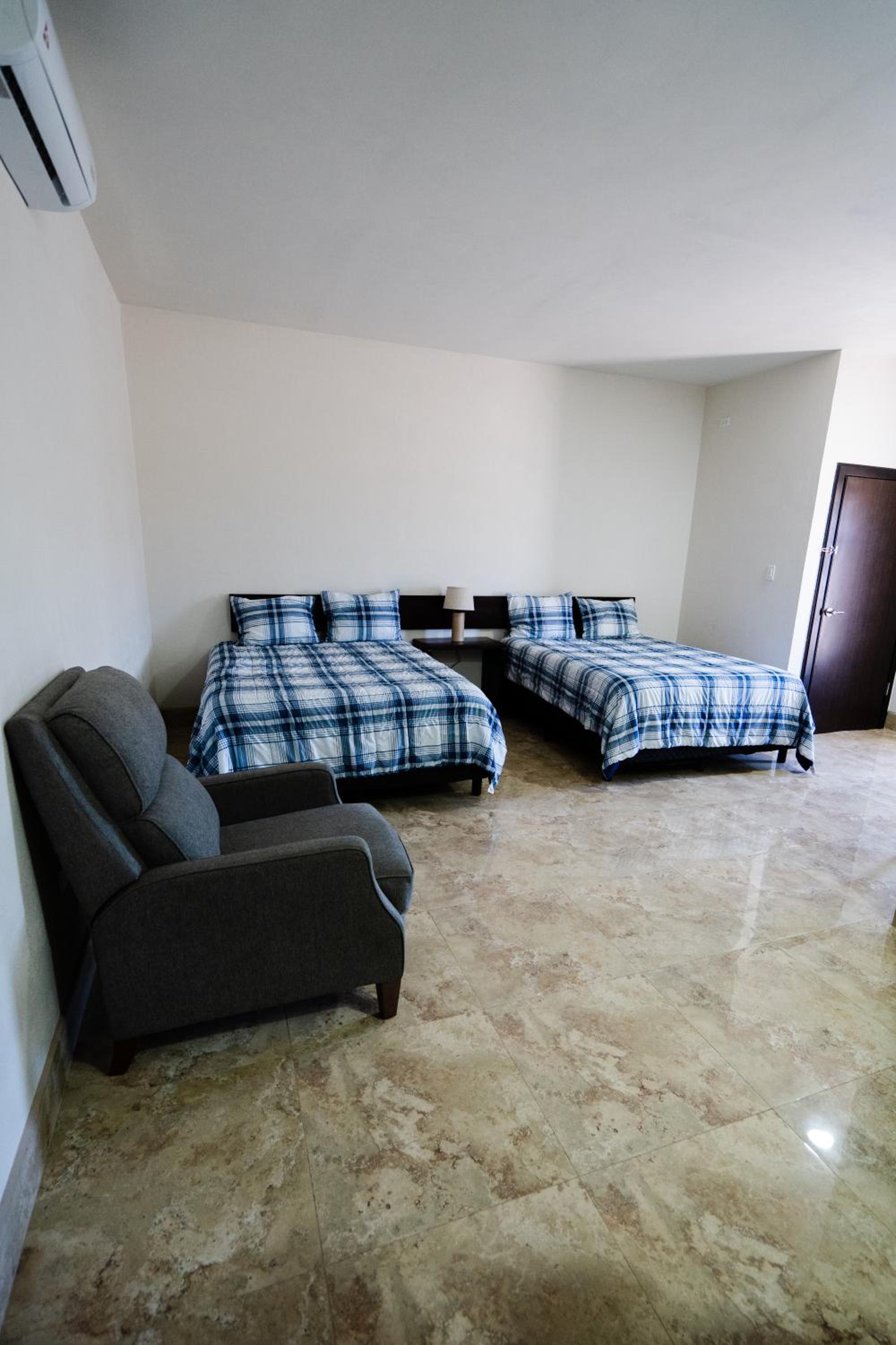 Large Double Room - Photo 45