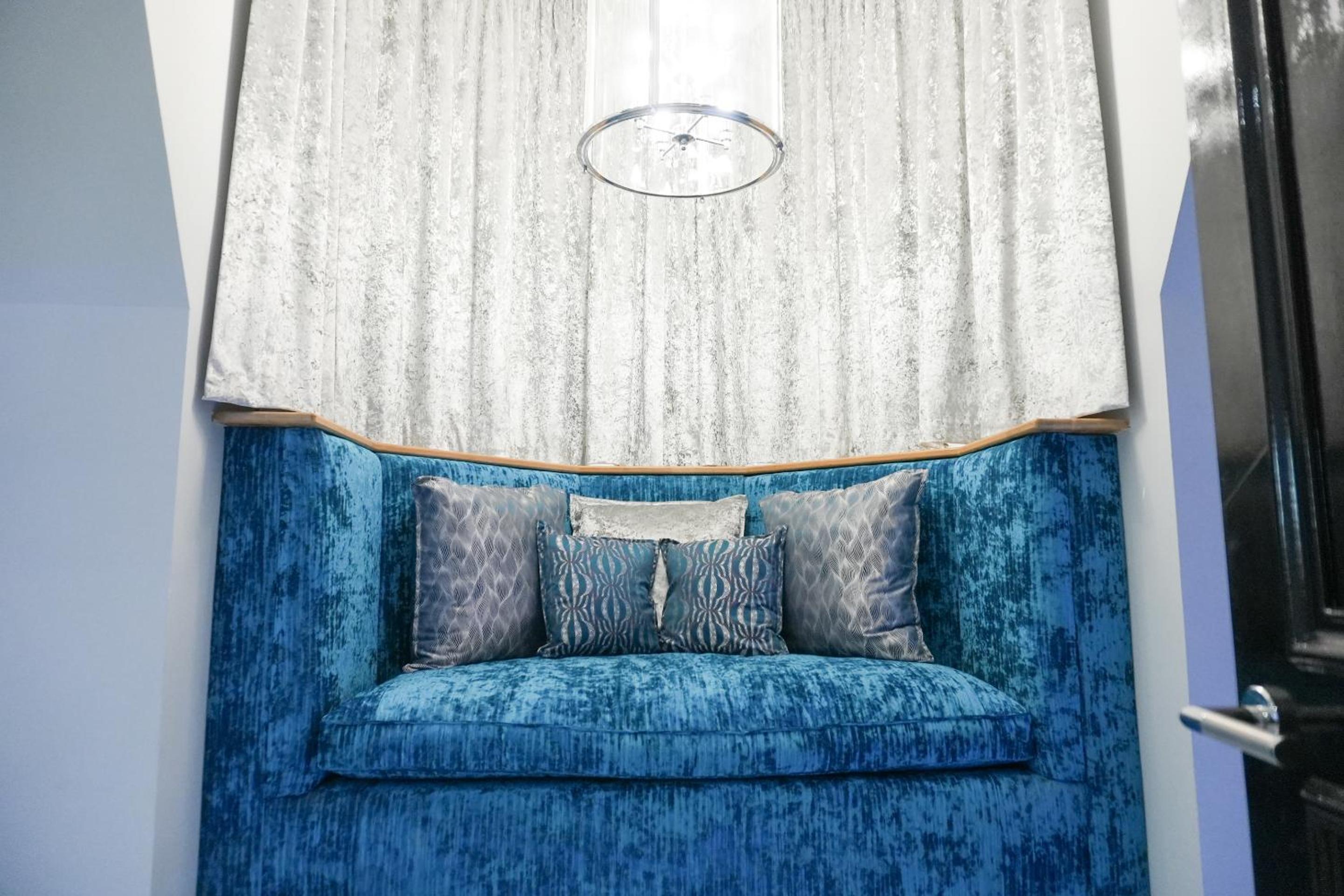 Superior King Room - Photo 7