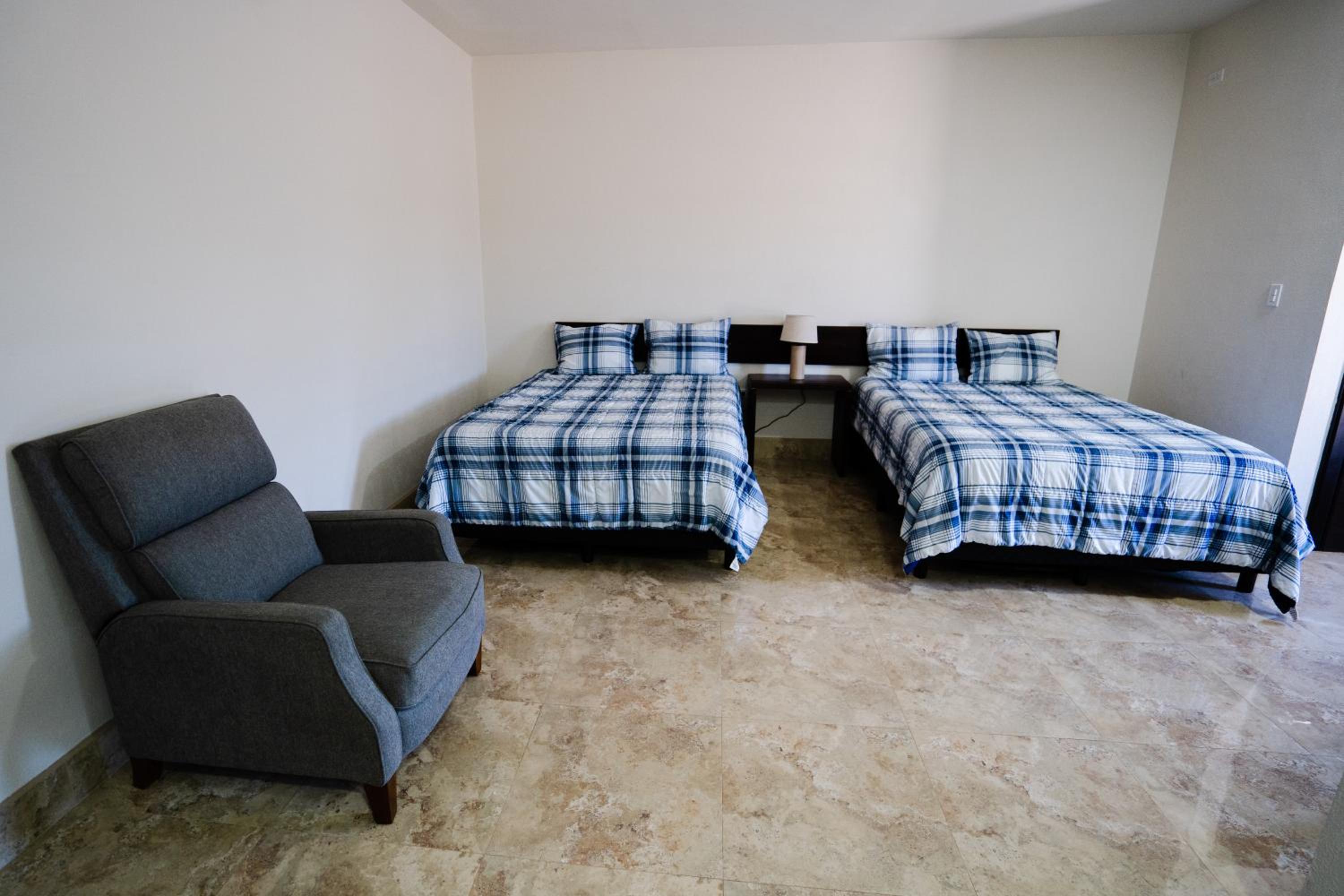 Large Double Room - Photo 39