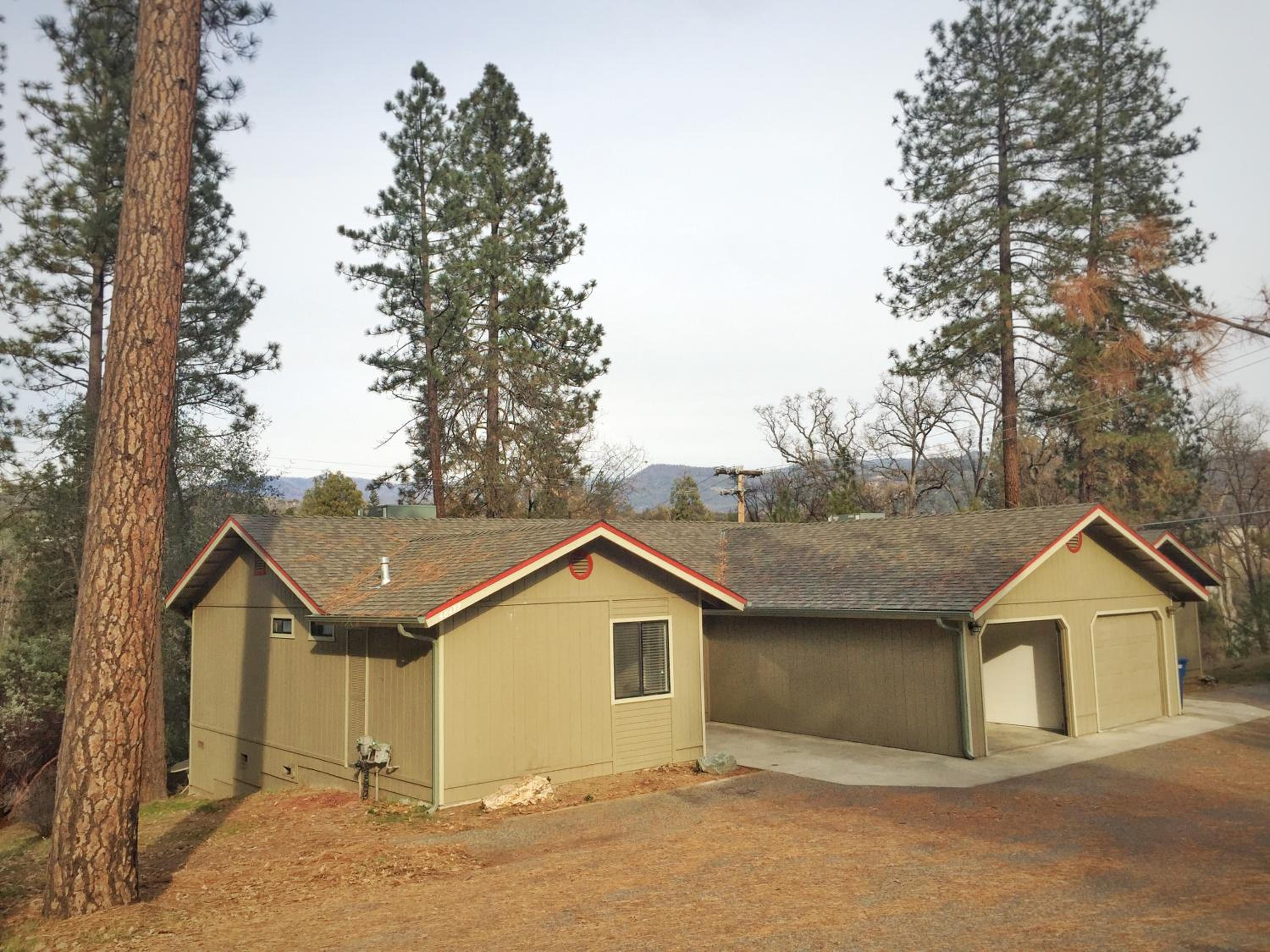 Two-Bedroom House photo 3