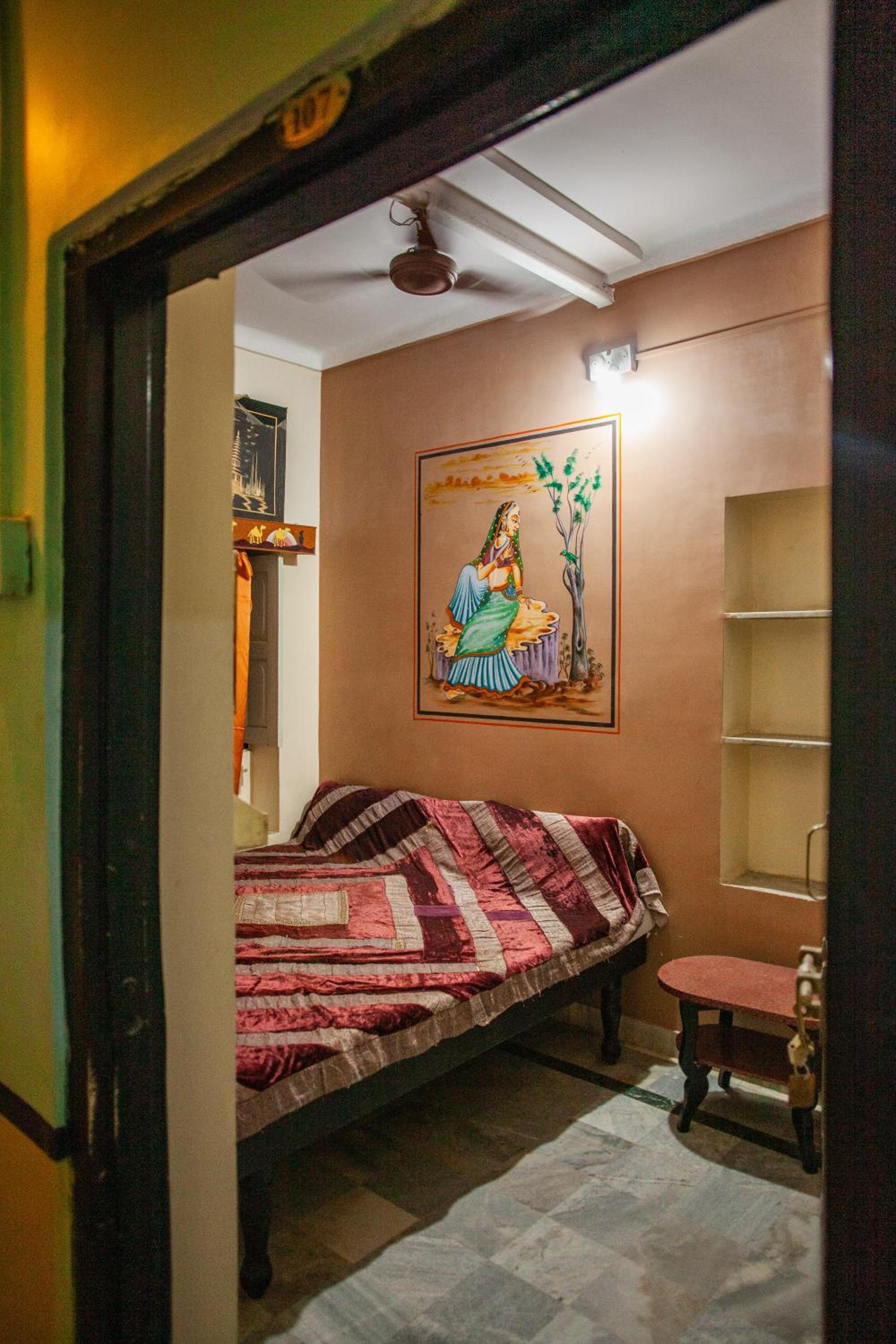 Budget Double Room photo 2