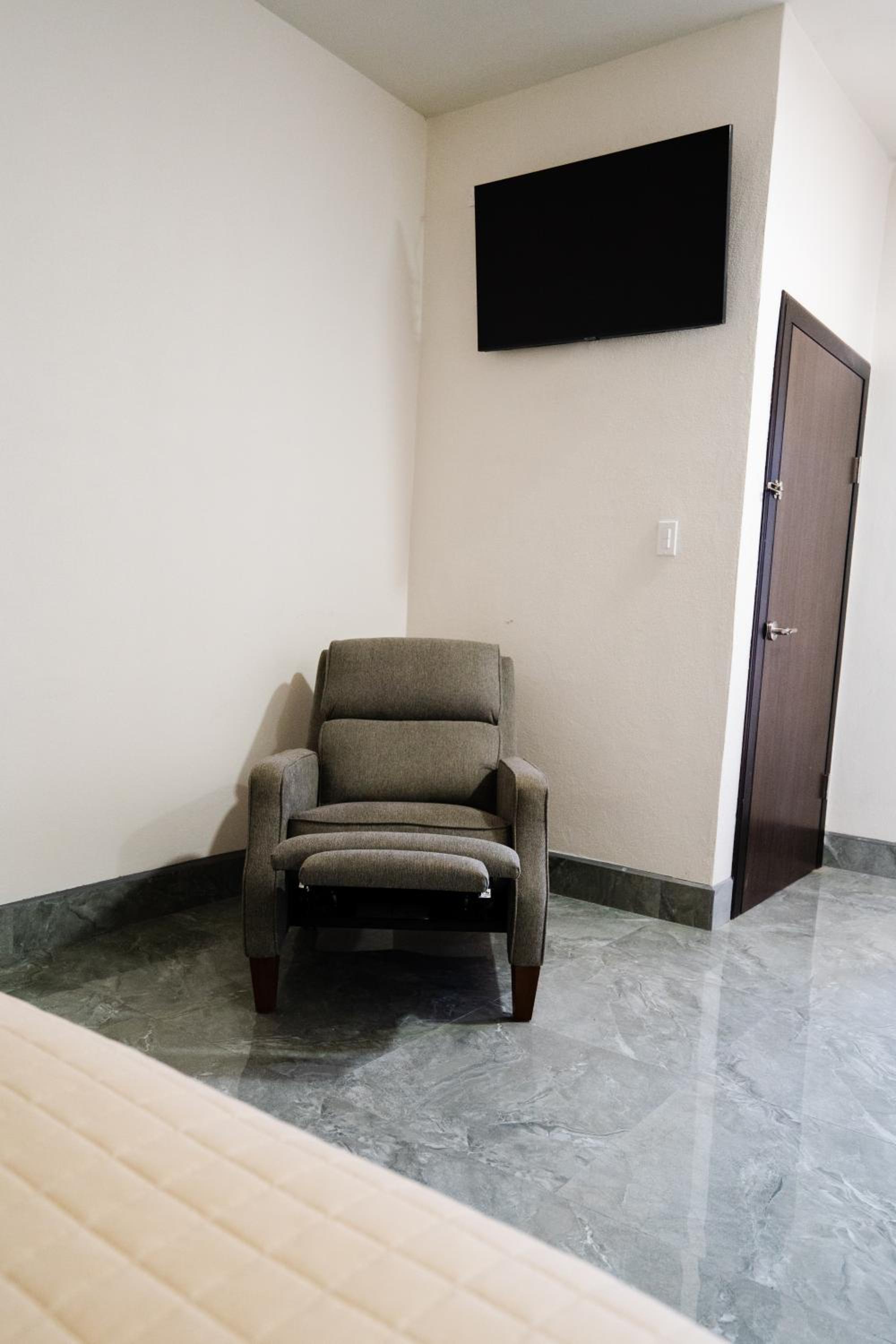 King Suite - Photo 30