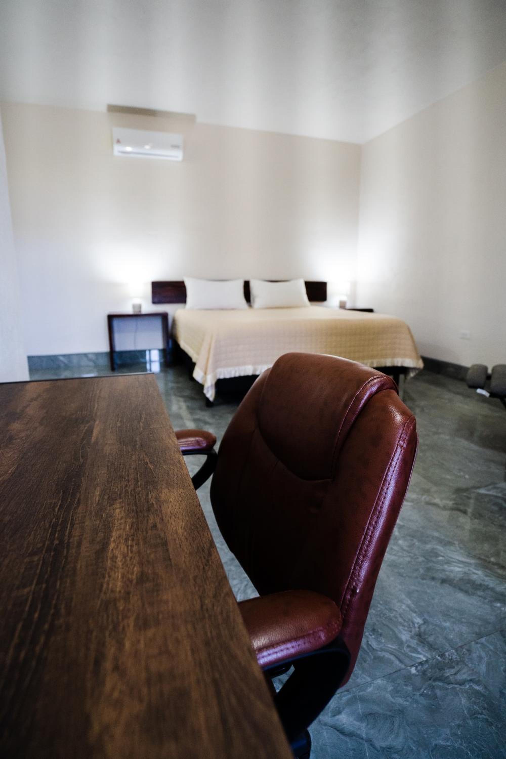 King Suite - Photo 8