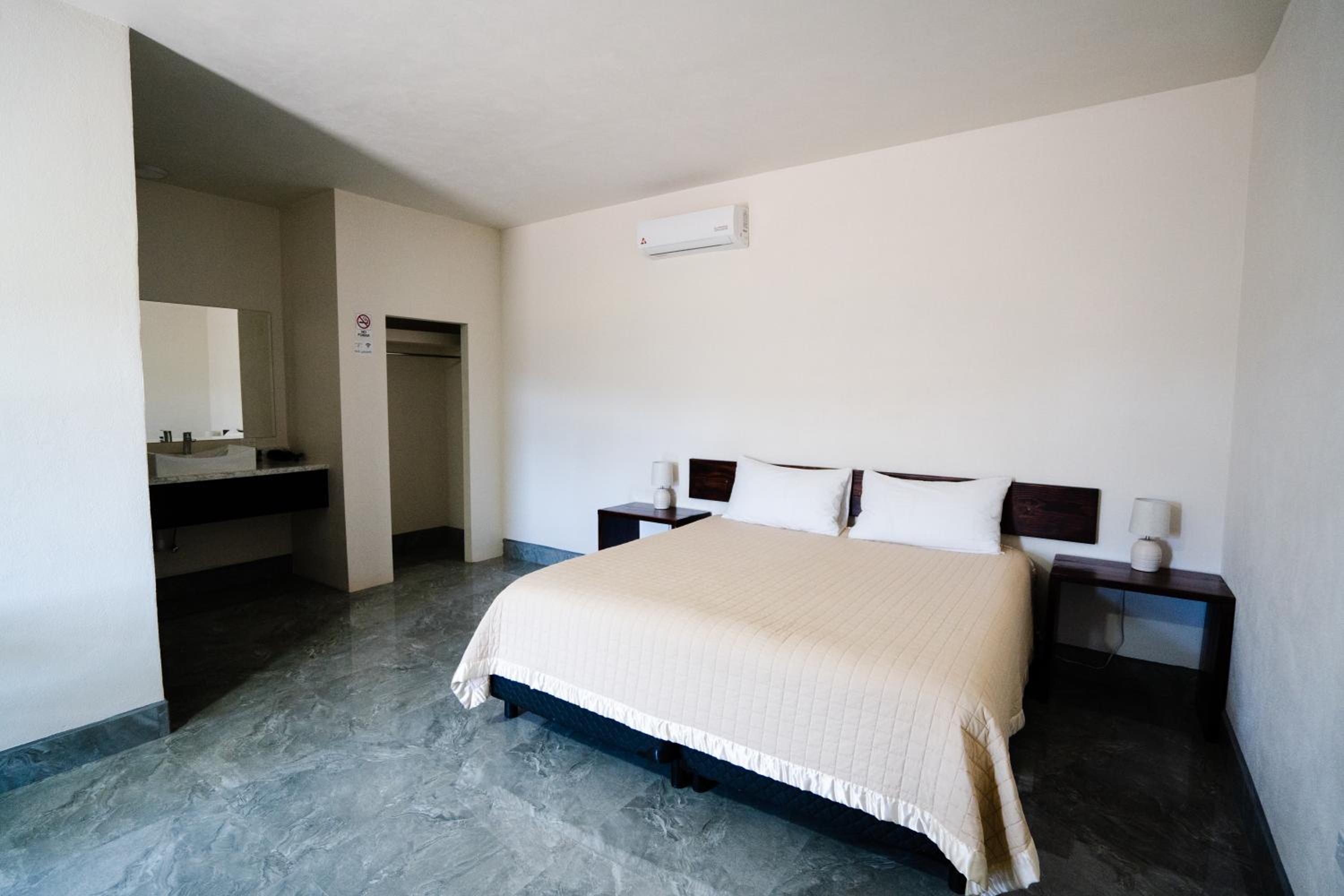 King Suite - Photo 4