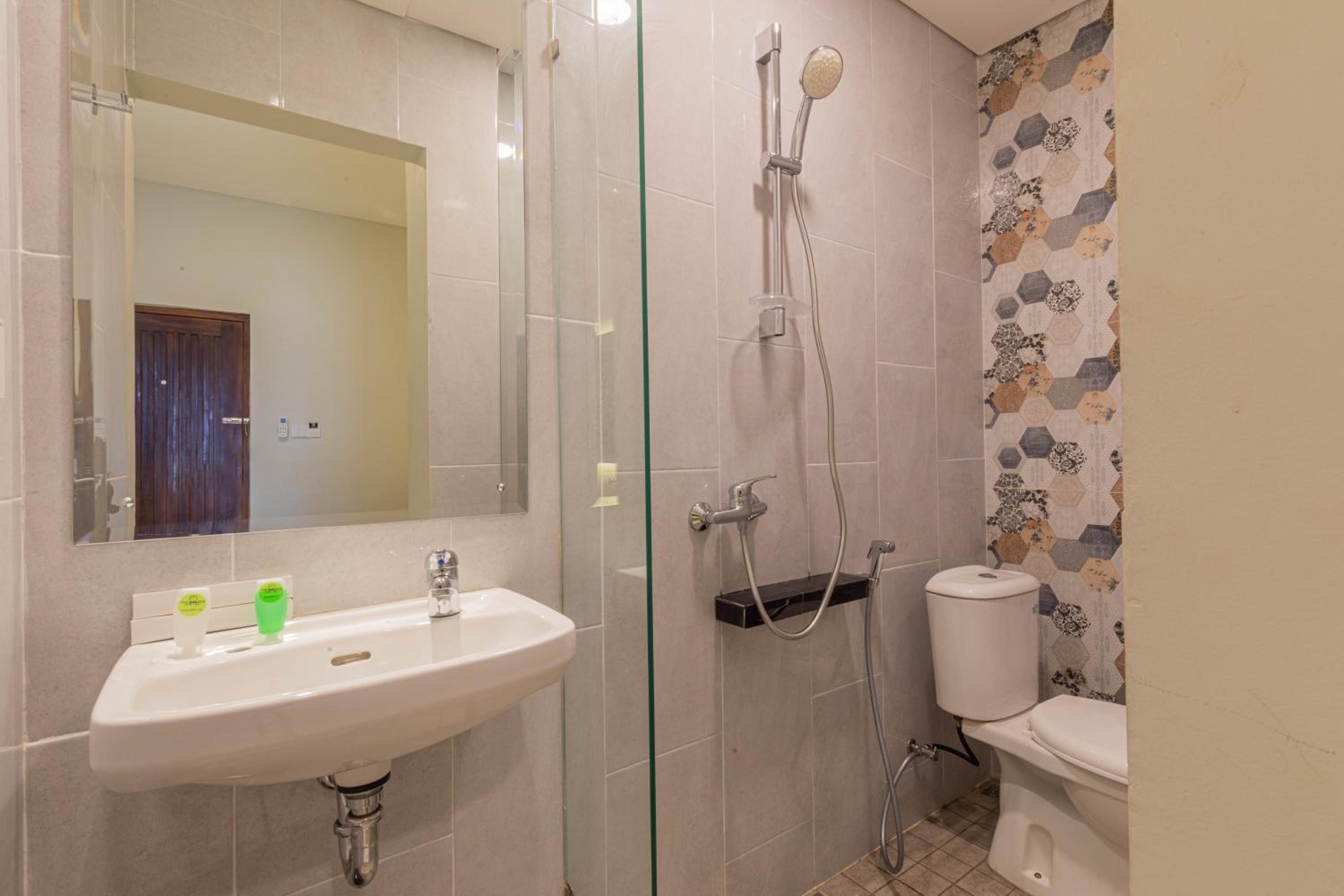 Standard Double Room - Photo 3
