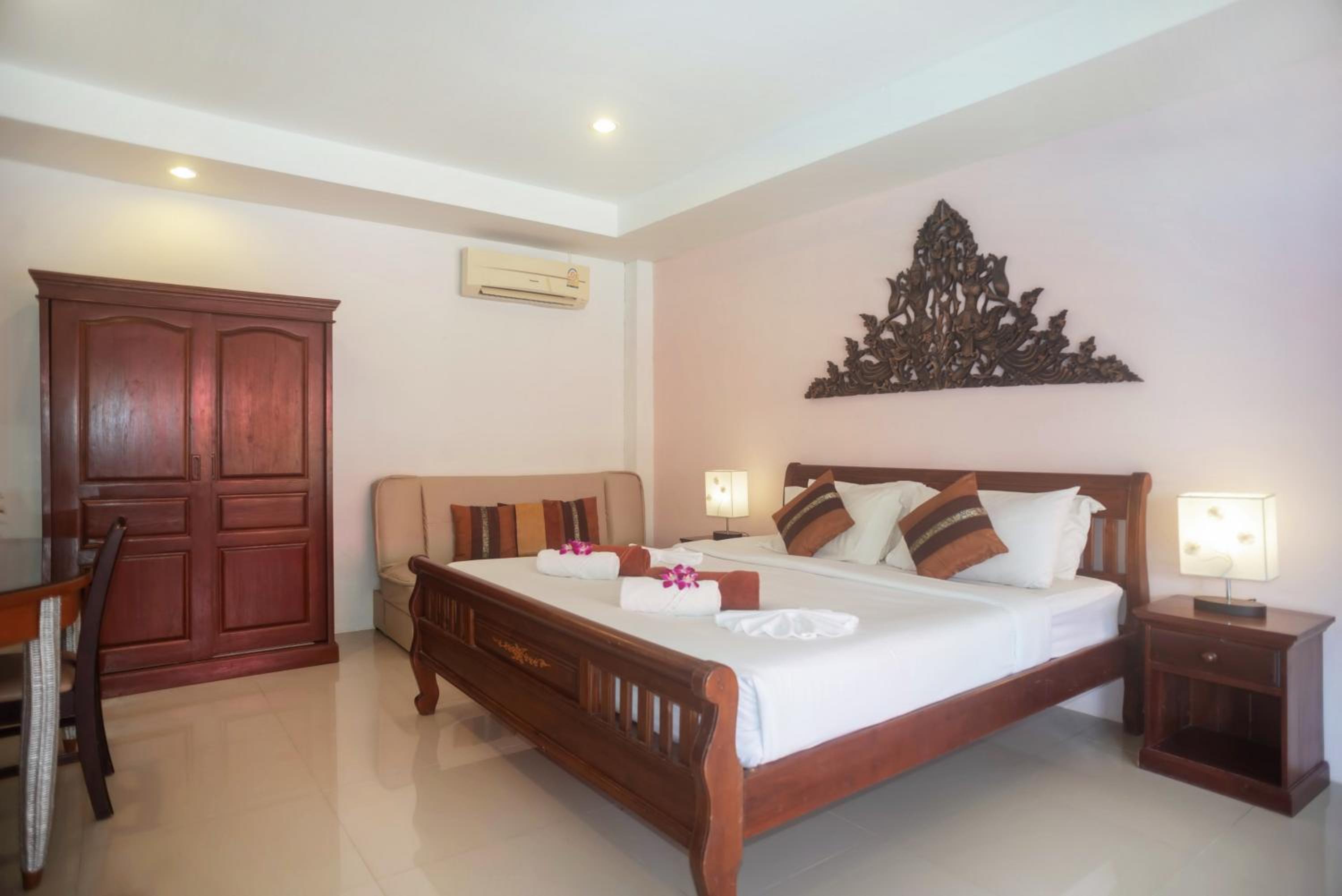 Grand Deluxe Double Room with Pool Access photo 2