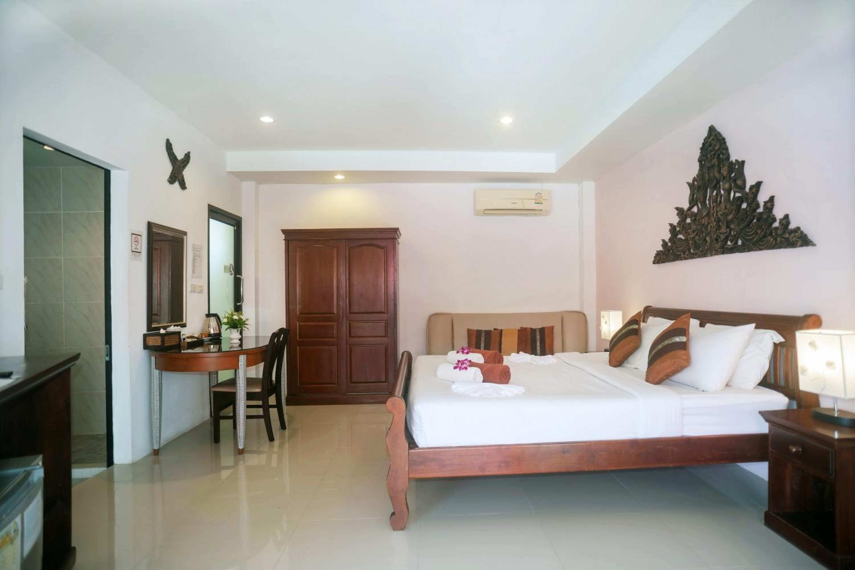 Grand Deluxe Double Room with Pool Access photo 3