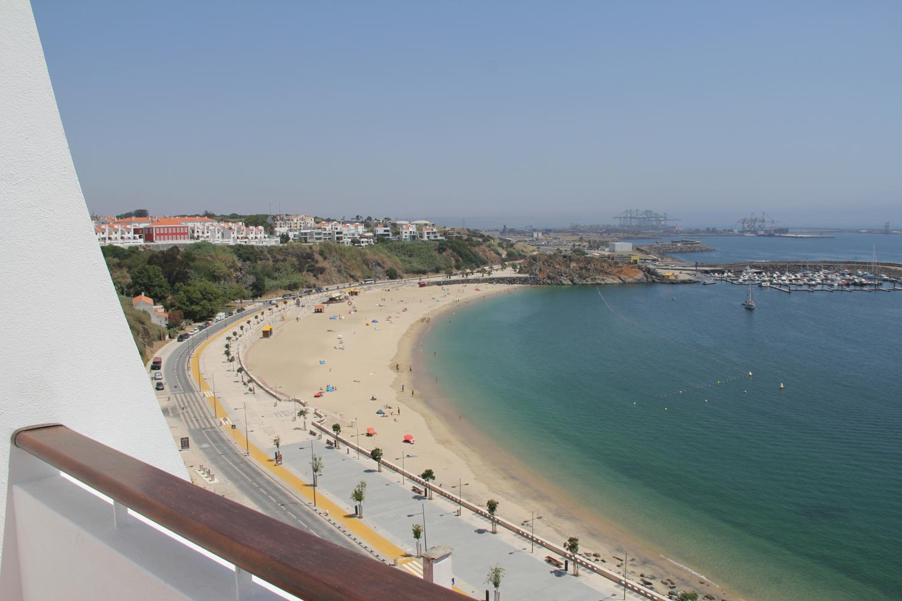 Double Room with Balcony and Sea View - Photo 5