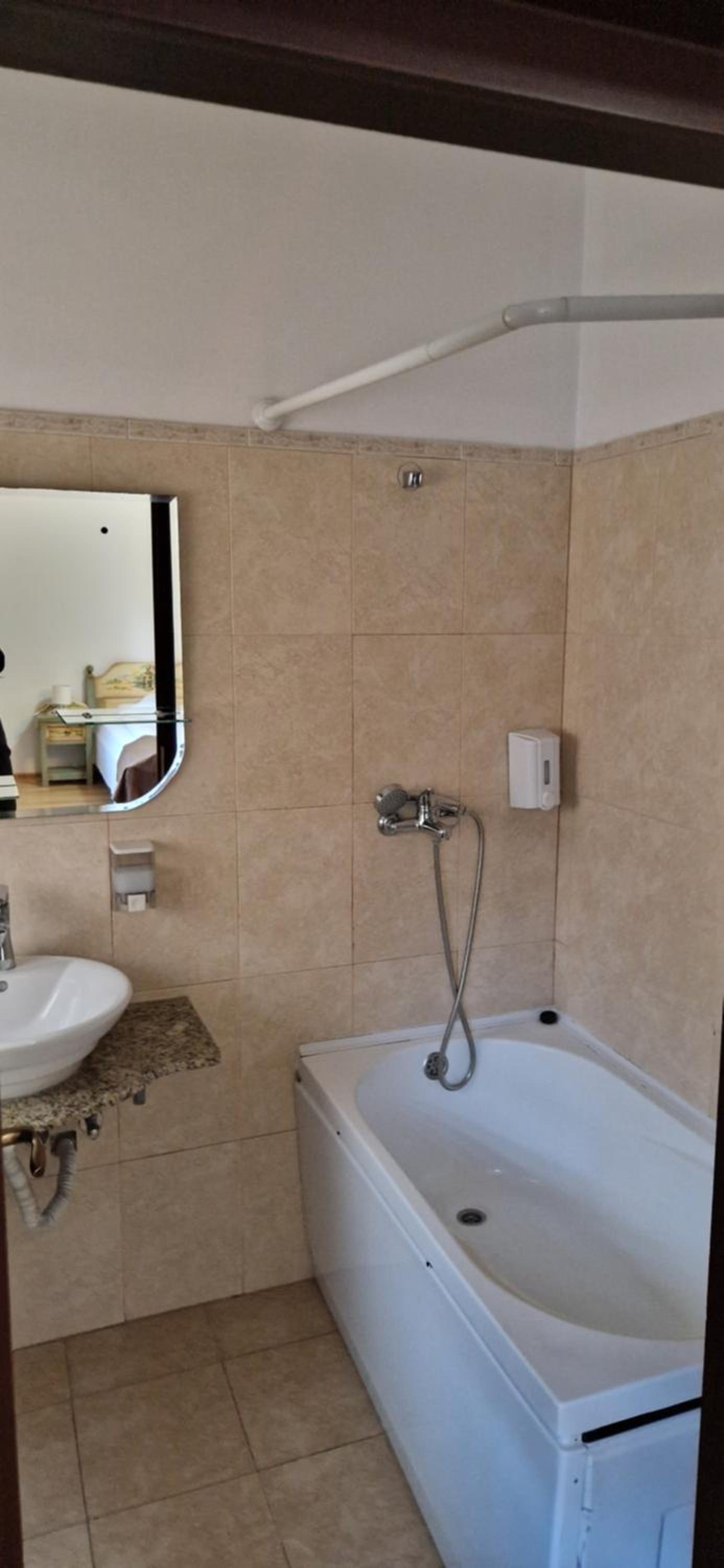 Triple Room with Private Bathroom photo 3