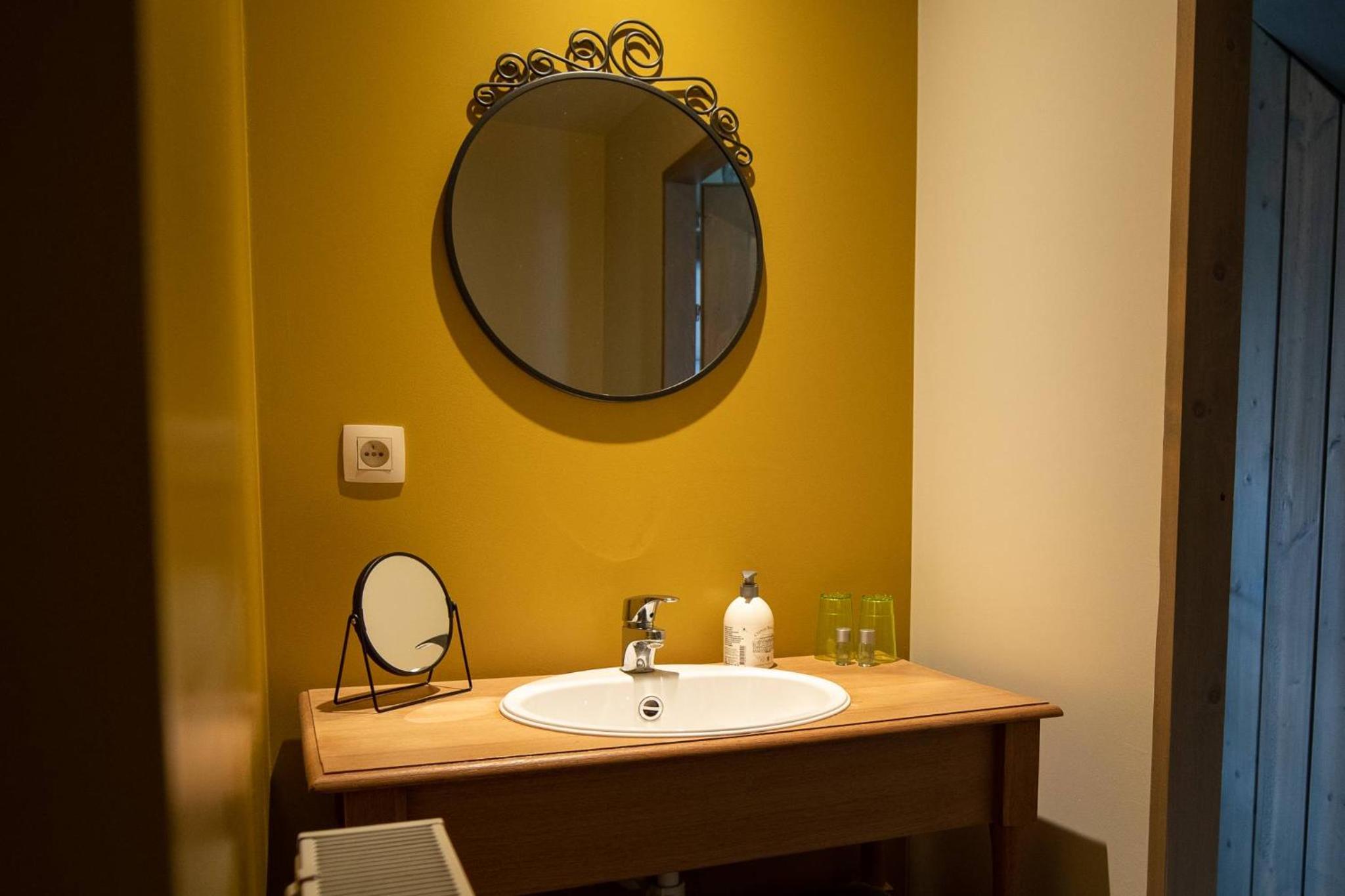 Double Room with Private Bathroom photo 3