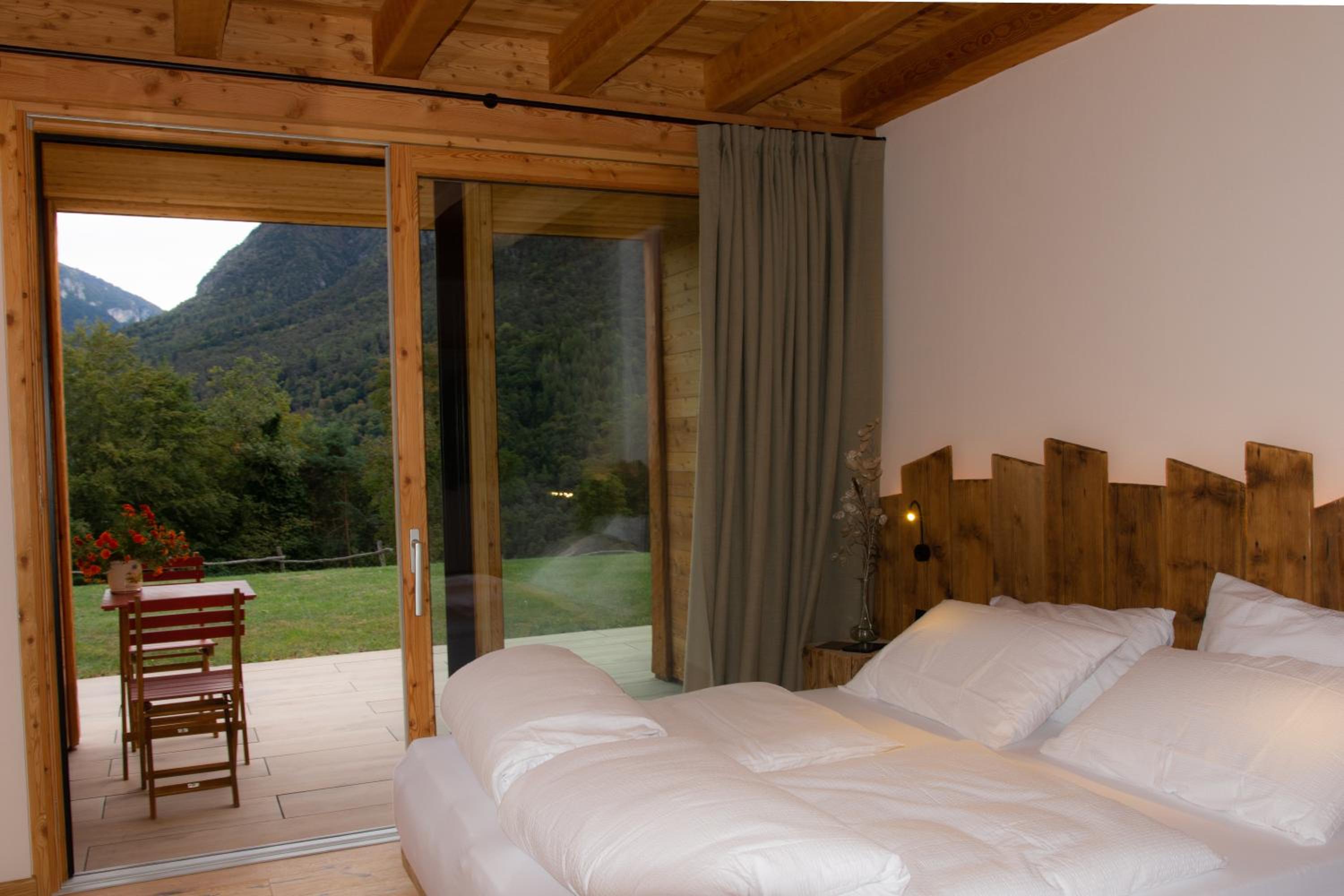 Double or Twin Room with Mountain View photo 3