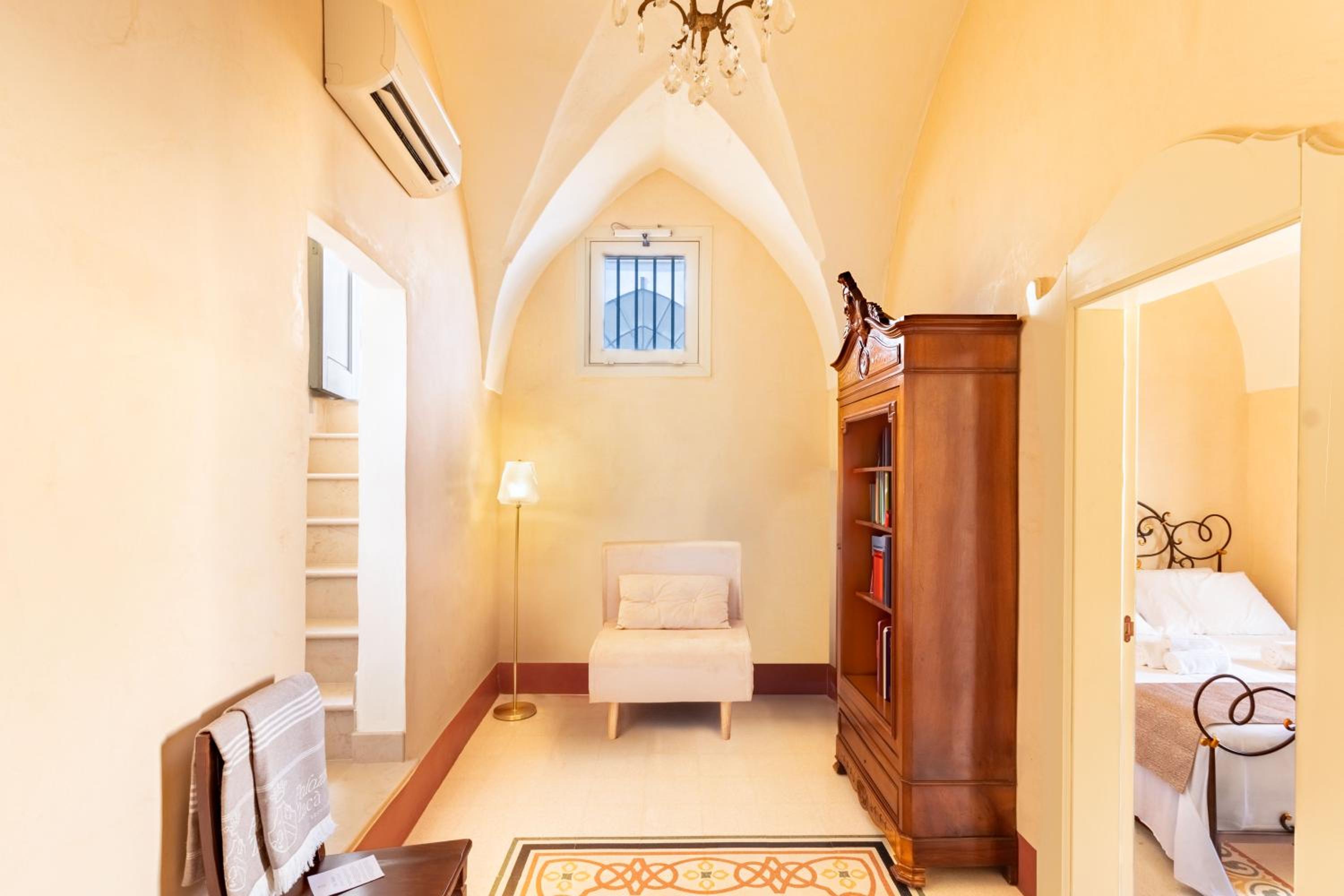 Junior Suite with Terrace - Photo 3