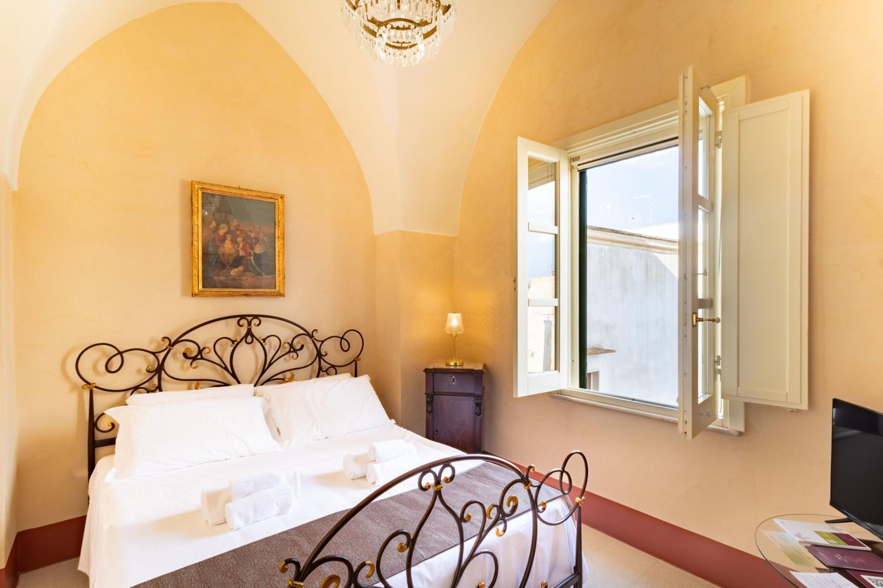 Junior Suite with Terrace - Photo 1