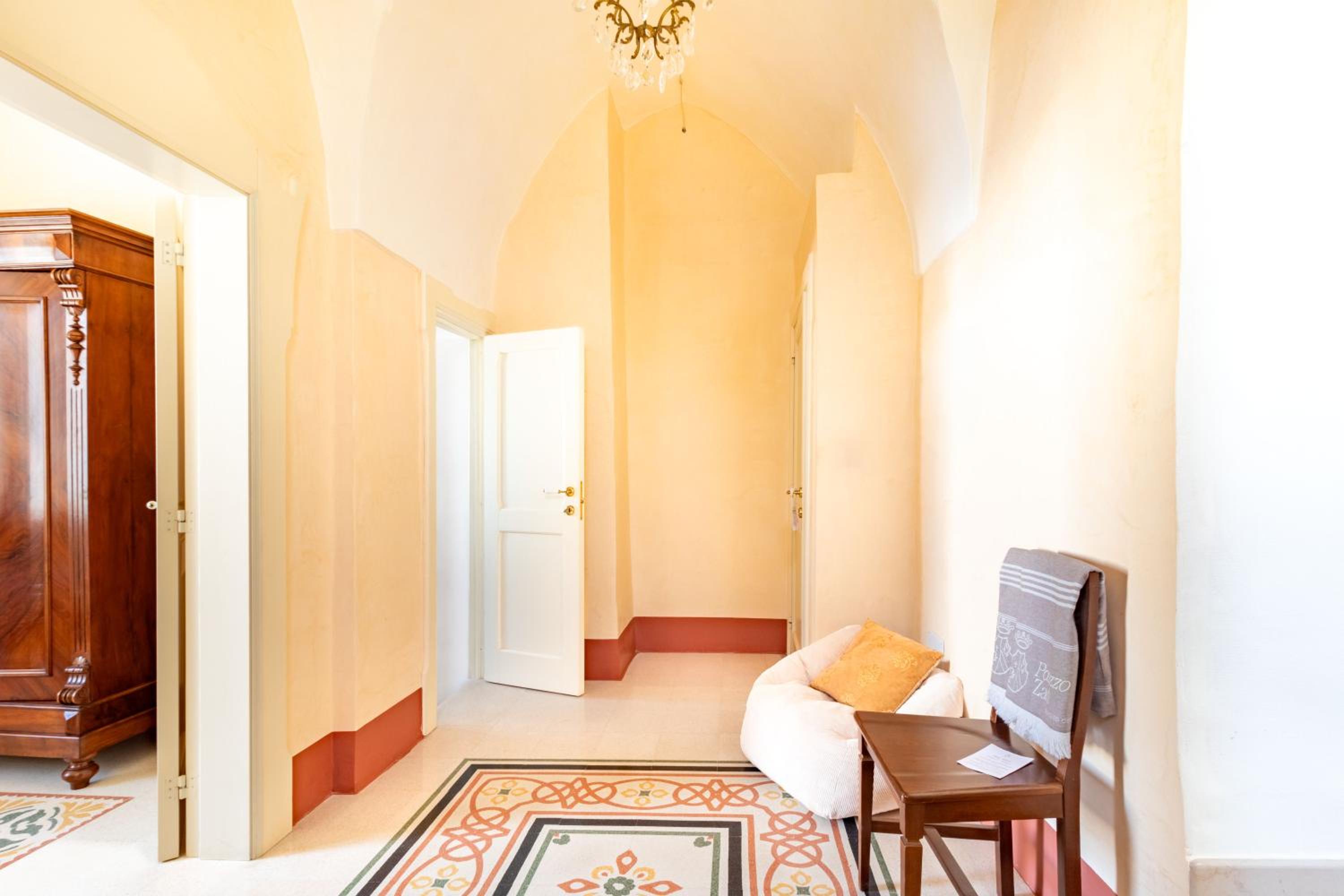 Junior Suite with Terrace - Photo 10