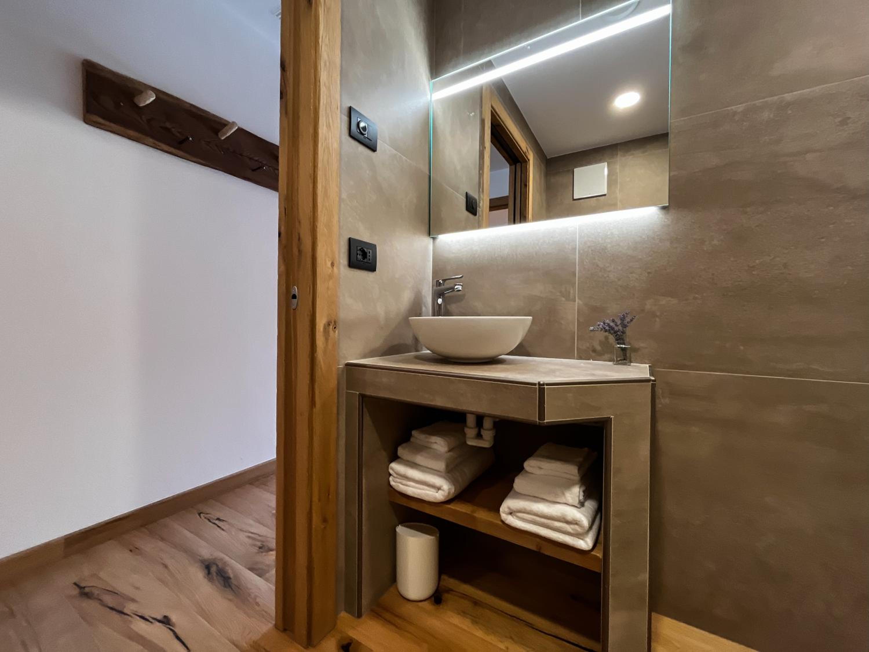 Double or Twin Room with Mountain View photo 2