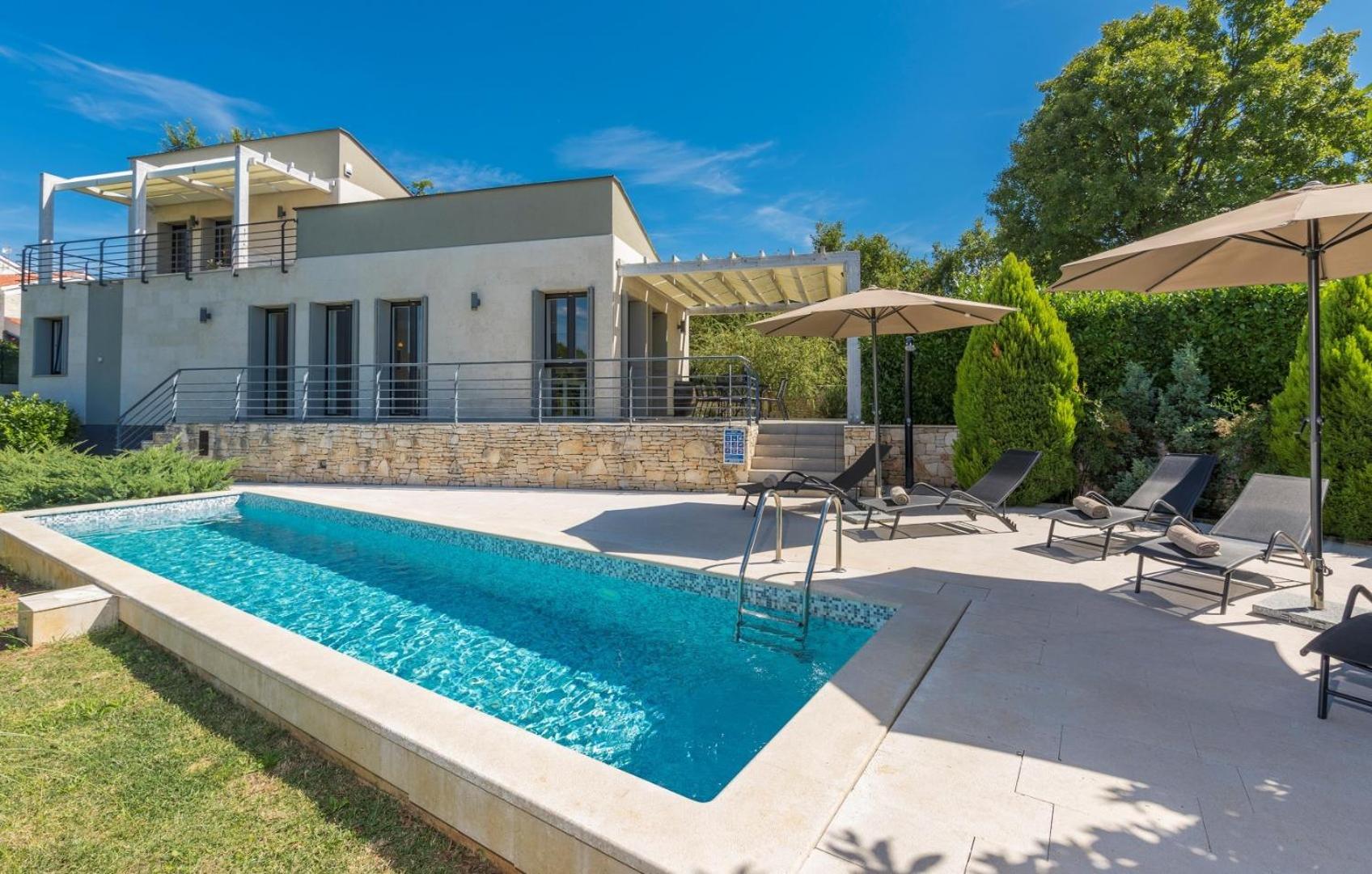 Villa with Private Pool photo 2