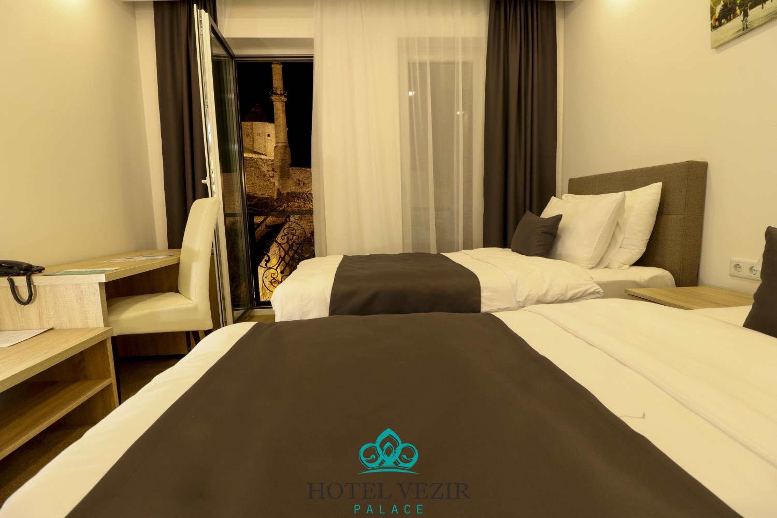 Double Room with Mountain View - Photo 6