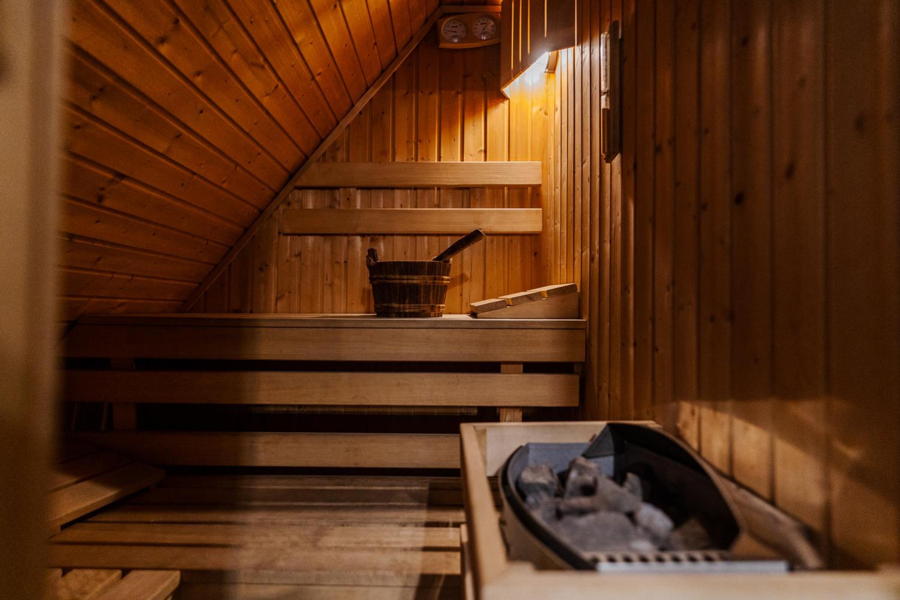 Two-Bedroom Apartment VIP with Sauna, Elevator & Garage photo 3