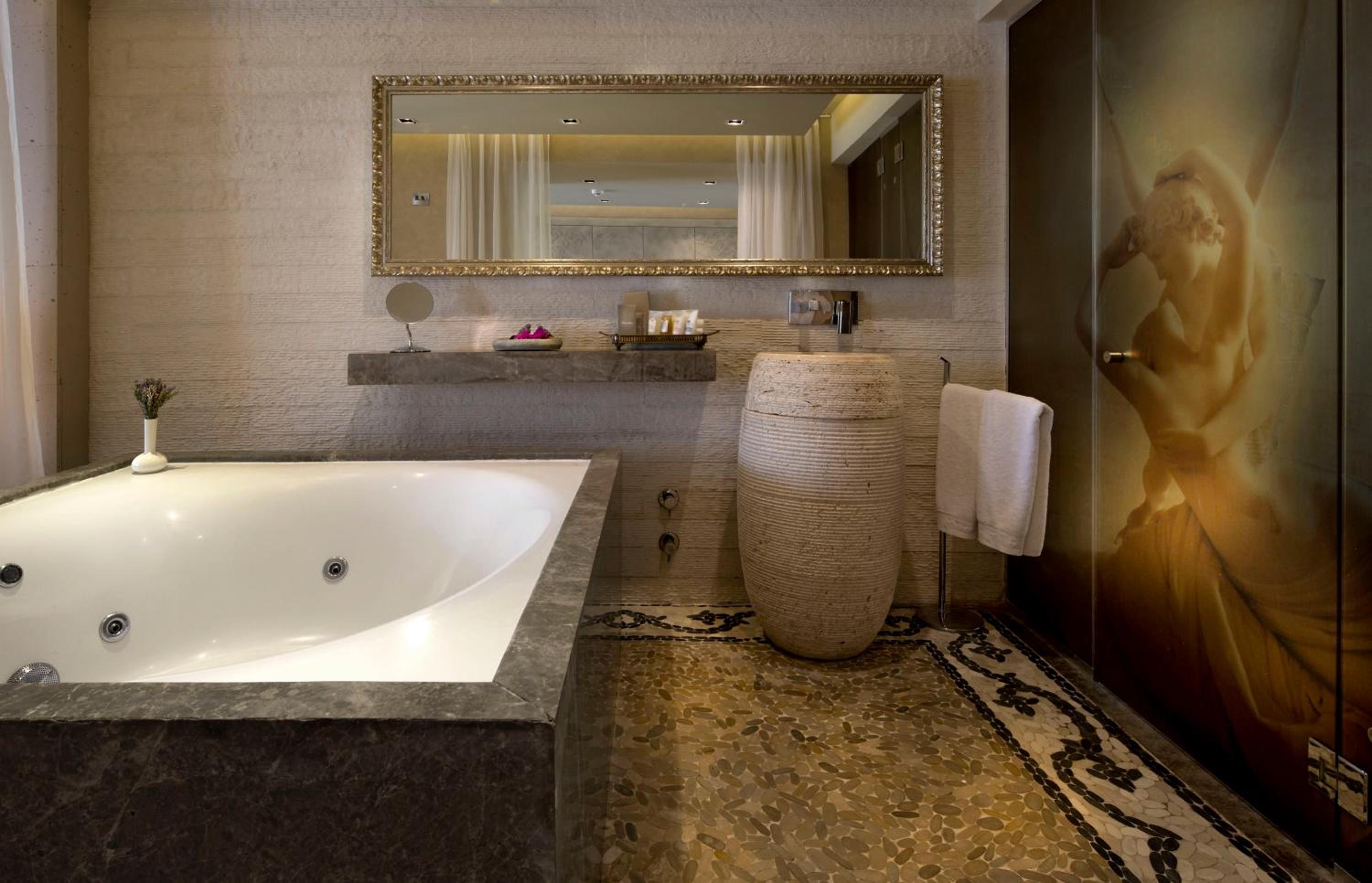 Grand Suite - Photo 2